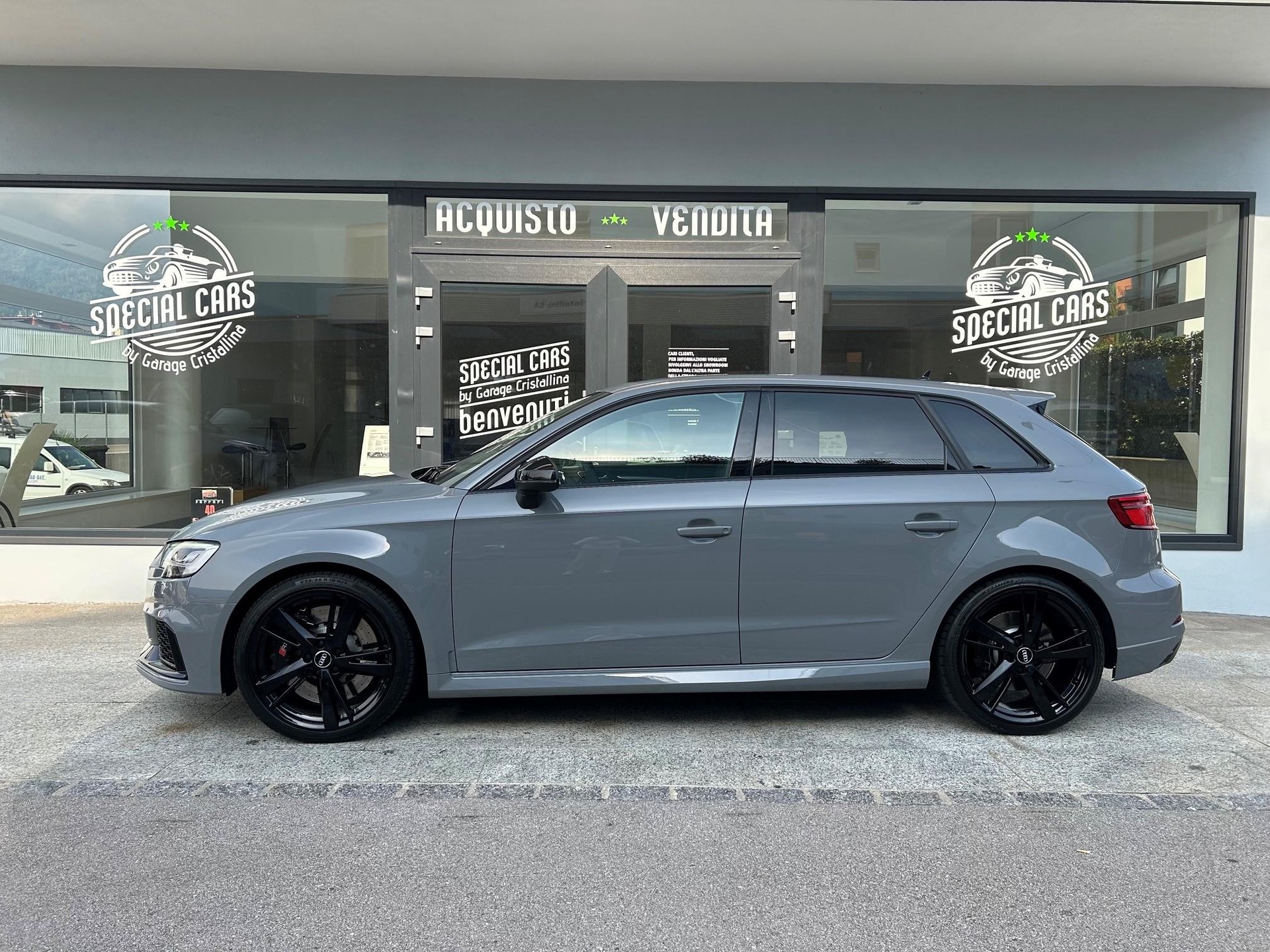 AUDI RS3 Sportback 2.5 T FSI quattro S-Tronic-image-2