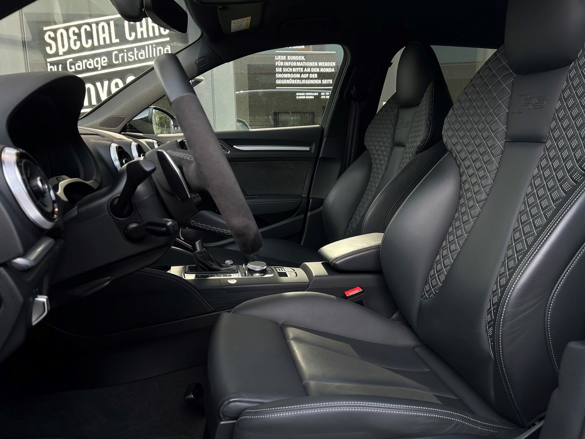 AUDI RS3 Sportback 2.5 T FSI quattro S-Tronic-image-8
