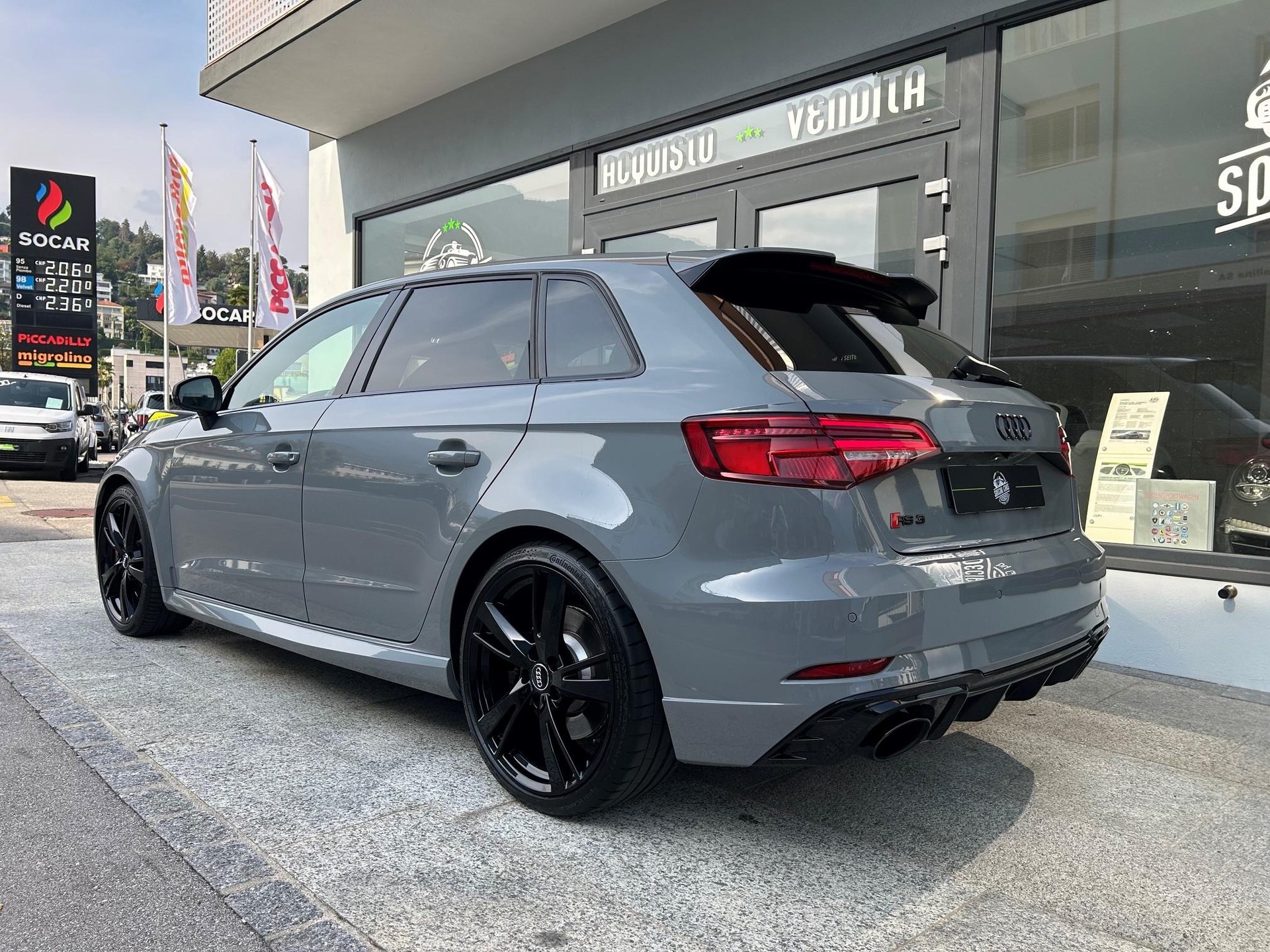 AUDI RS3 Sportback 2.5 T FSI quattro S-Tronic-image-3