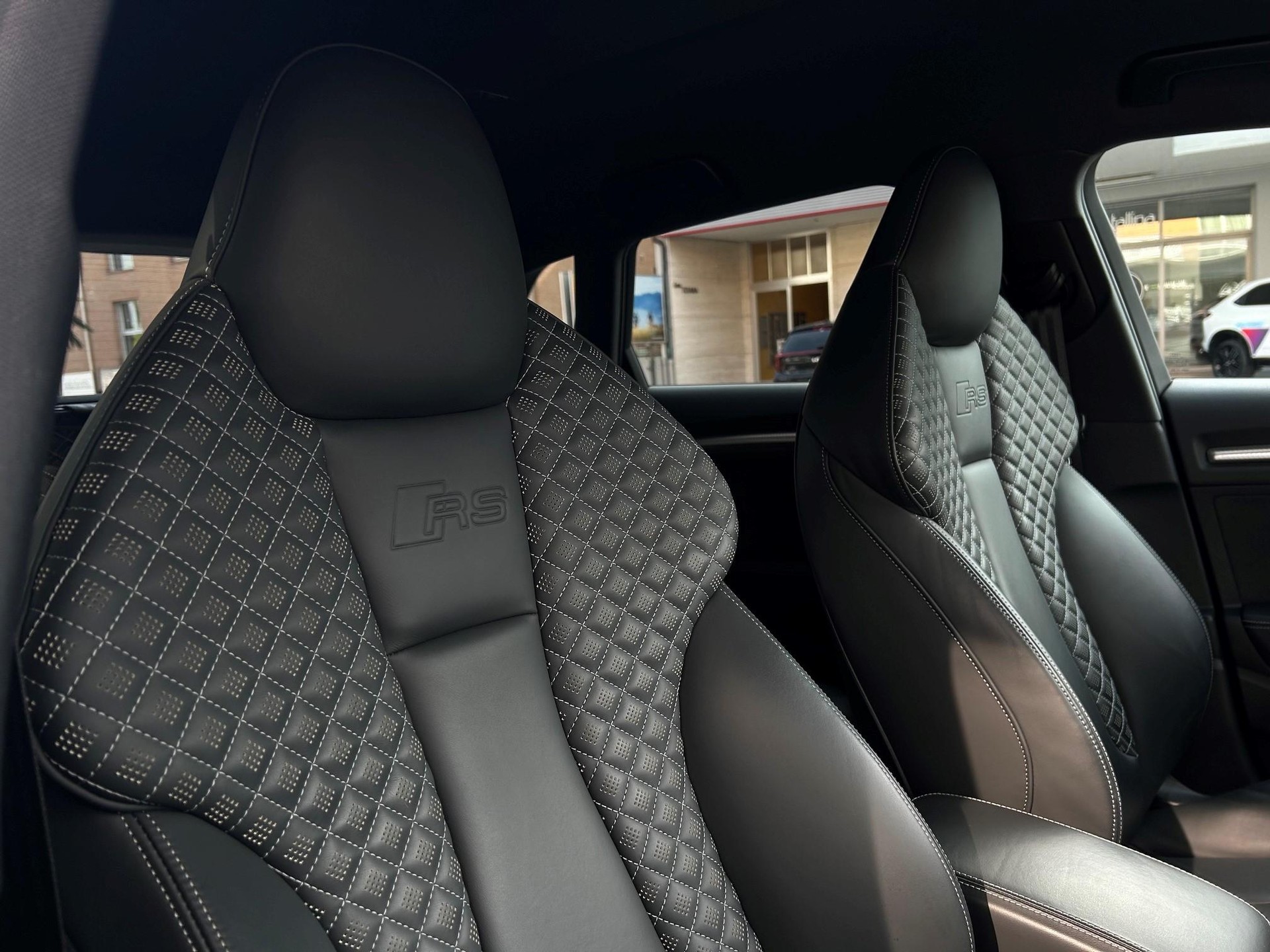 AUDI RS3 Sportback 2.5 T FSI quattro S-Tronic-image-15