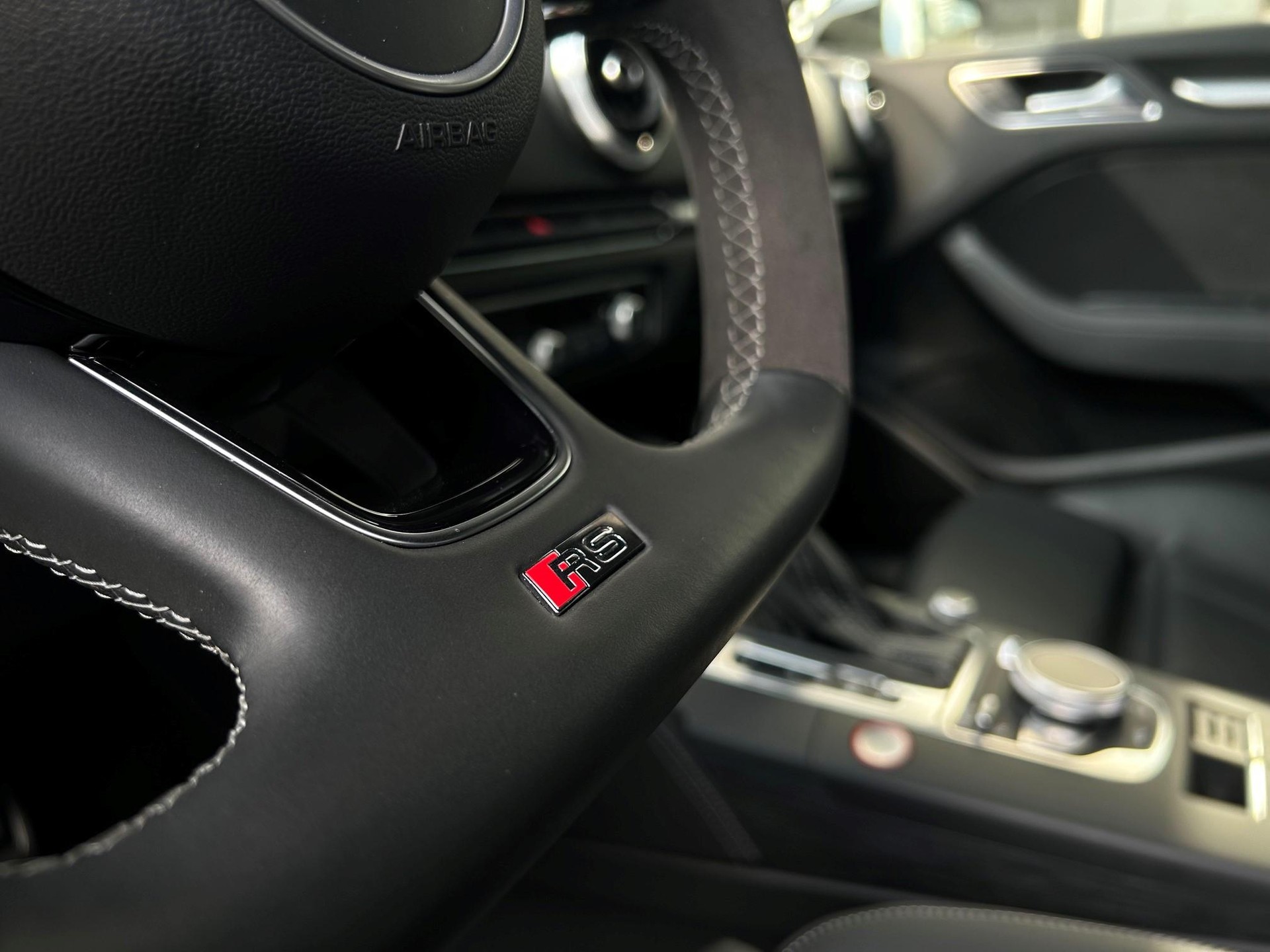 AUDI RS3 Sportback 2.5 T FSI quattro S-Tronic-image-11