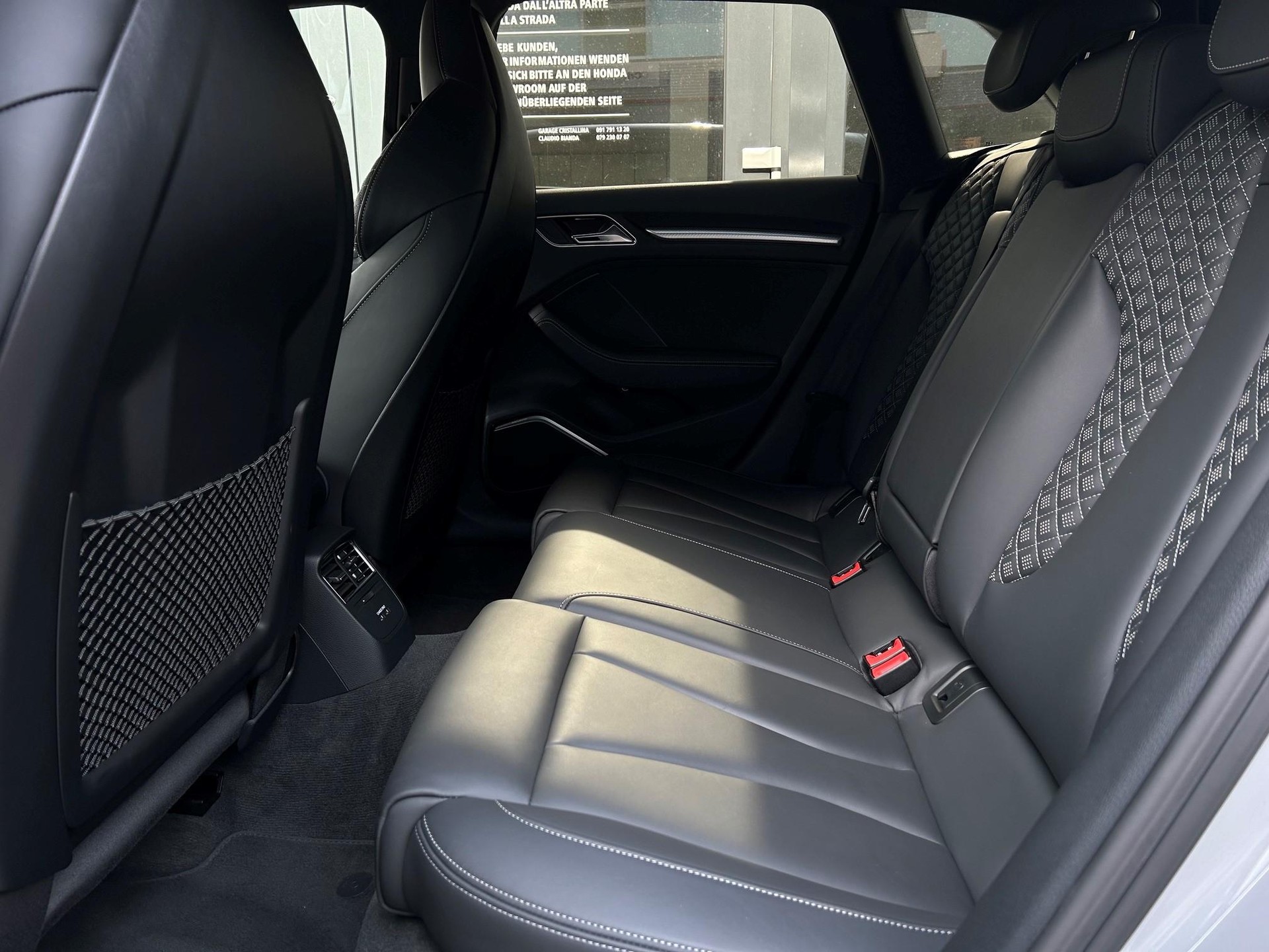 AUDI RS3 Sportback 2.5 T FSI quattro S-Tronic-image-16