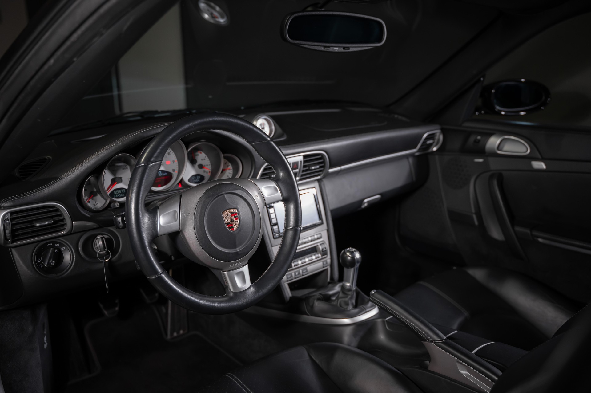 PORSCHE 911 Coupé 3.6 Turbo-image-19