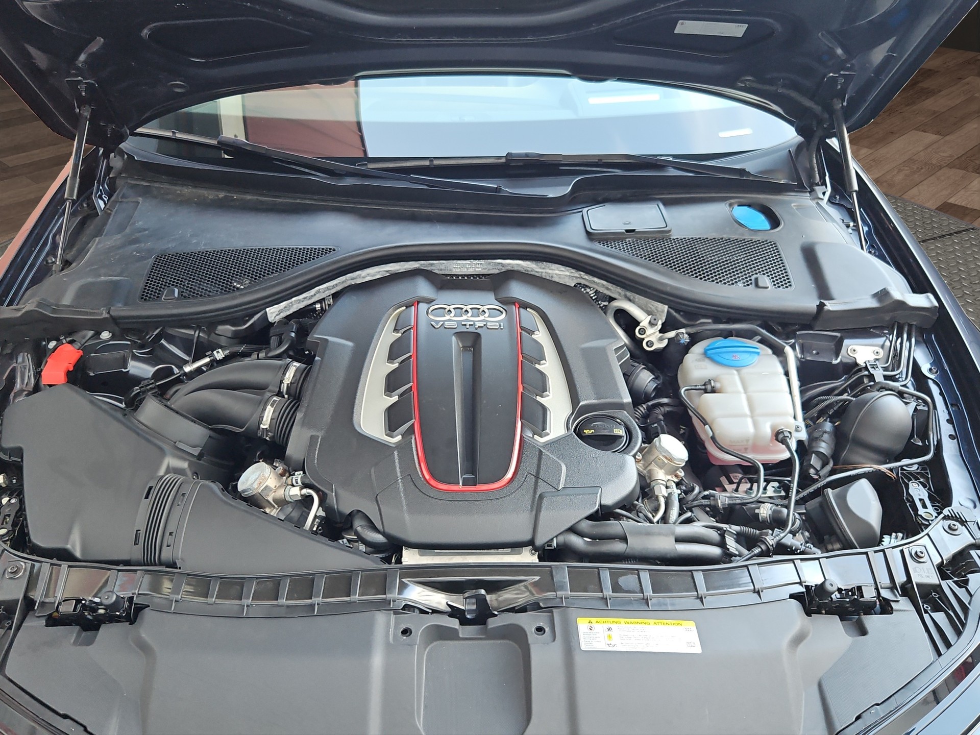 AUDI S6 Avant 4.0 TFSI V8 quattro S-tronic-image-22
