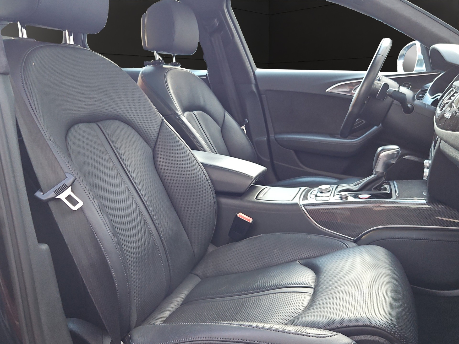 AUDI S6 Avant 4.0 TFSI V8 quattro S-tronic-image-17