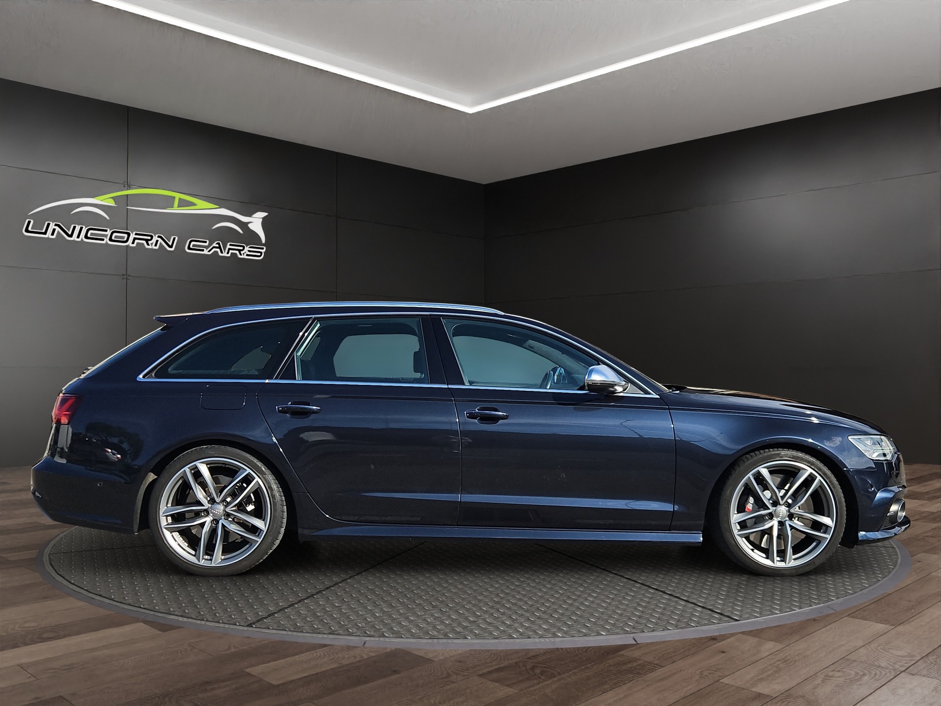 AUDI S6 Avant 4.0 TFSI V8 quattro S-tronic-image-3