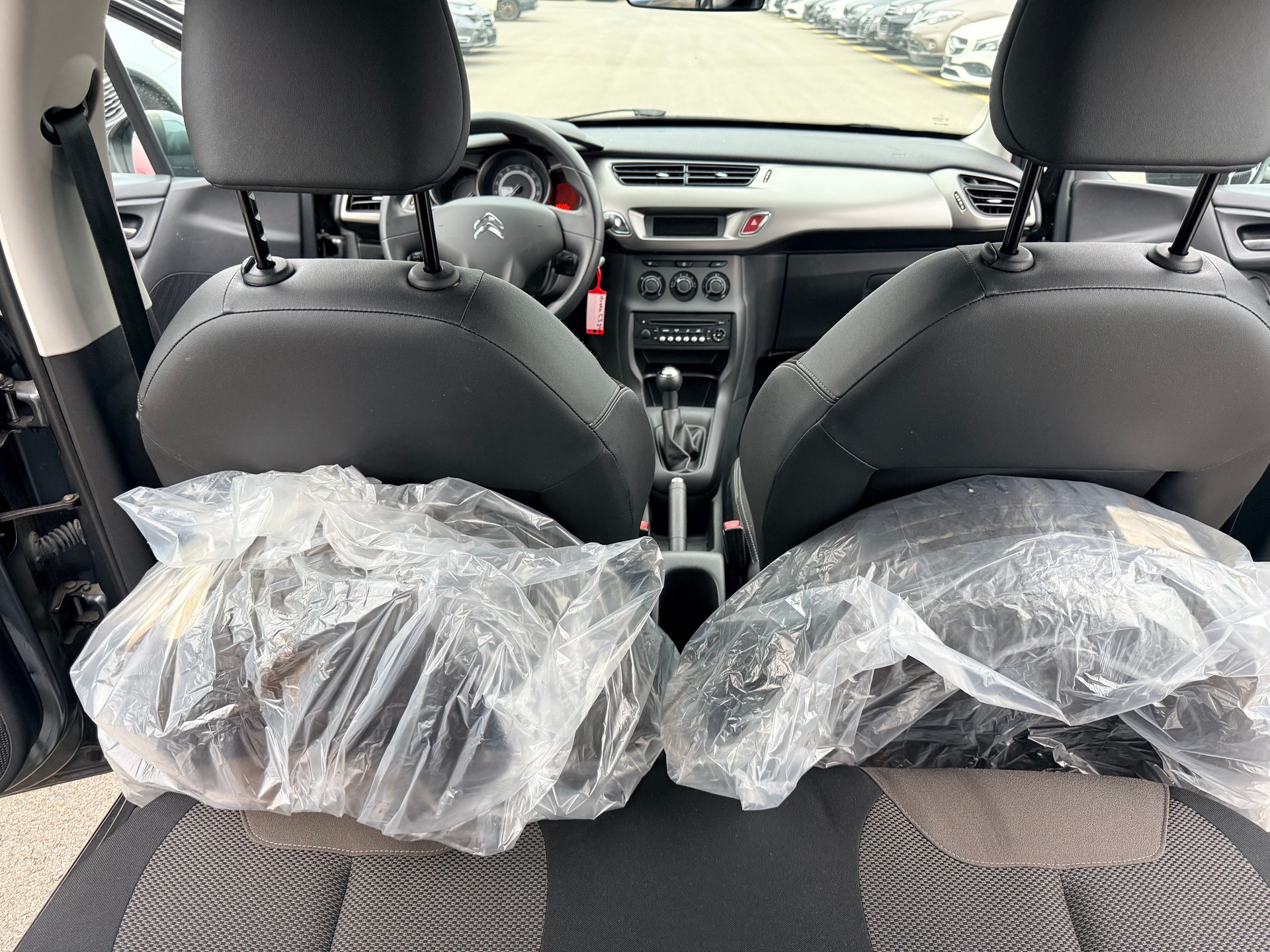 CITROEN C3 1.2i Exclusive-image-13