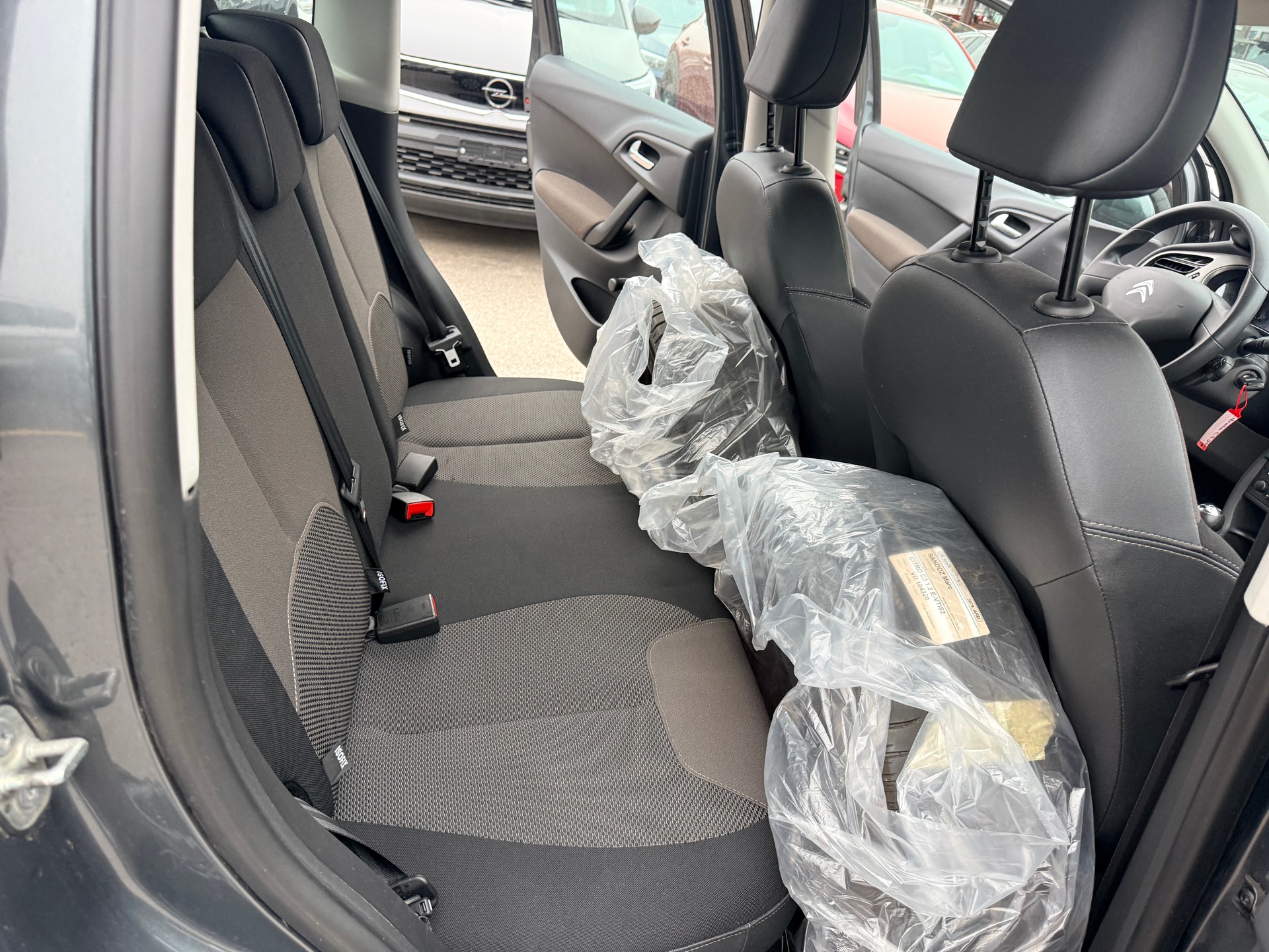 CITROEN C3 1.2i Exclusive-image-11