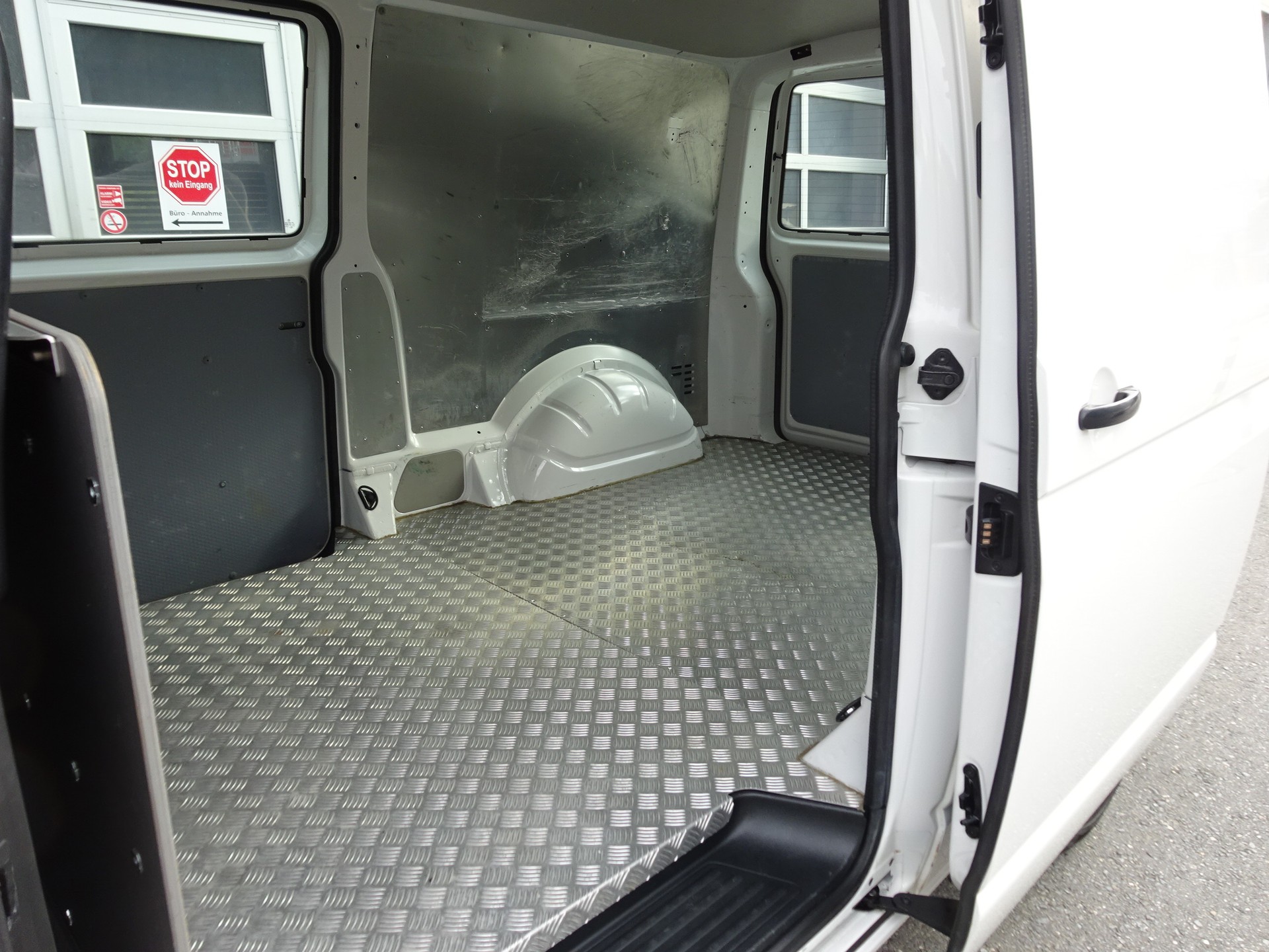 VW T6 2.0 TDI 4Motion long-image-25
