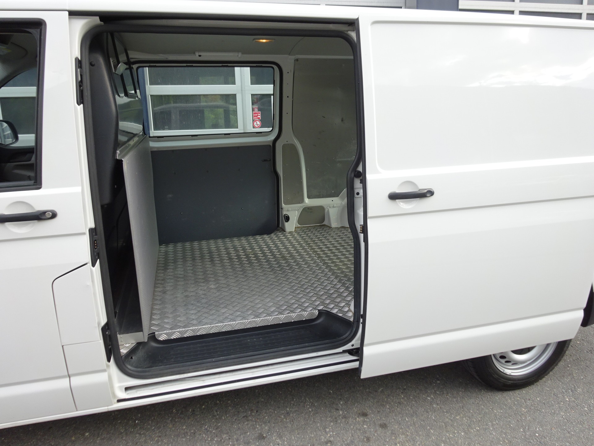 VW T6 2.0 TDI 4Motion long-image-24
