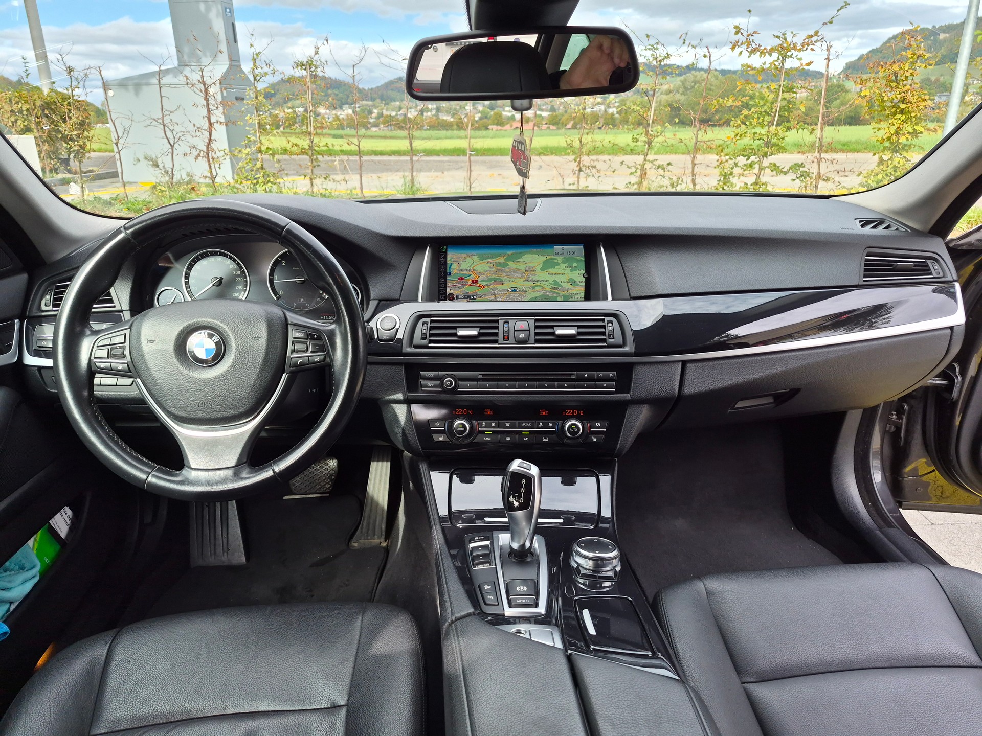 BMW 520d xDrive-image-2
