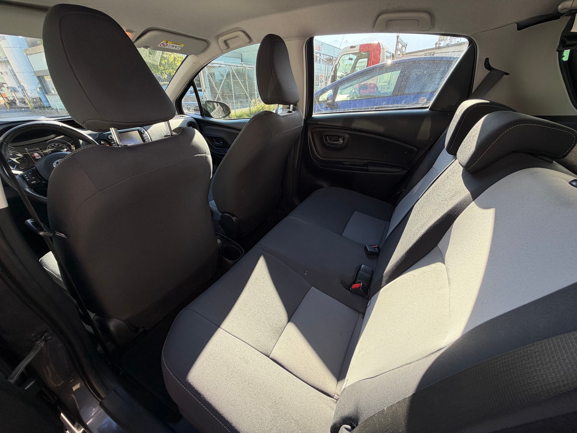 TOYOTA Yaris 1.5 VVT-i Hybrid Premium e-CVT-image-8