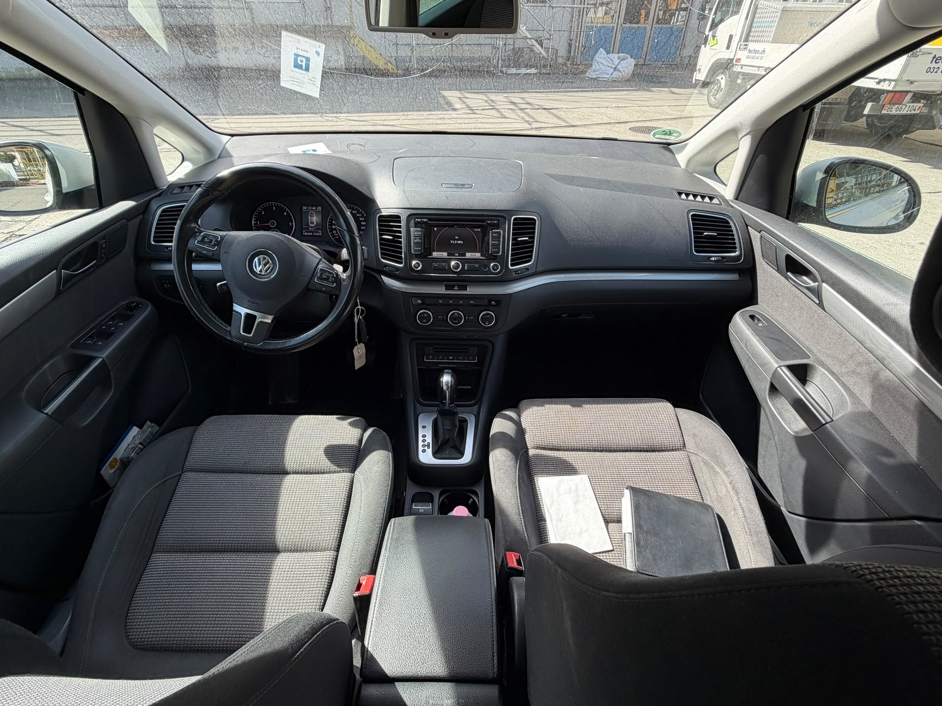 VW Sharan 2.0 TDI BlueMotion Technology Highline DSG-image-12