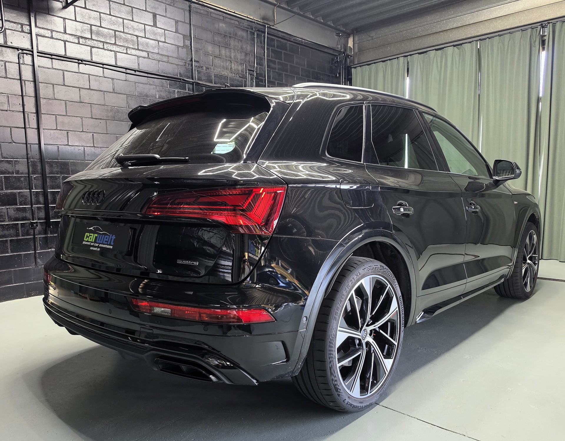 AUDI Q5 45 TFSI S Line quattro S-Tronic-image-2