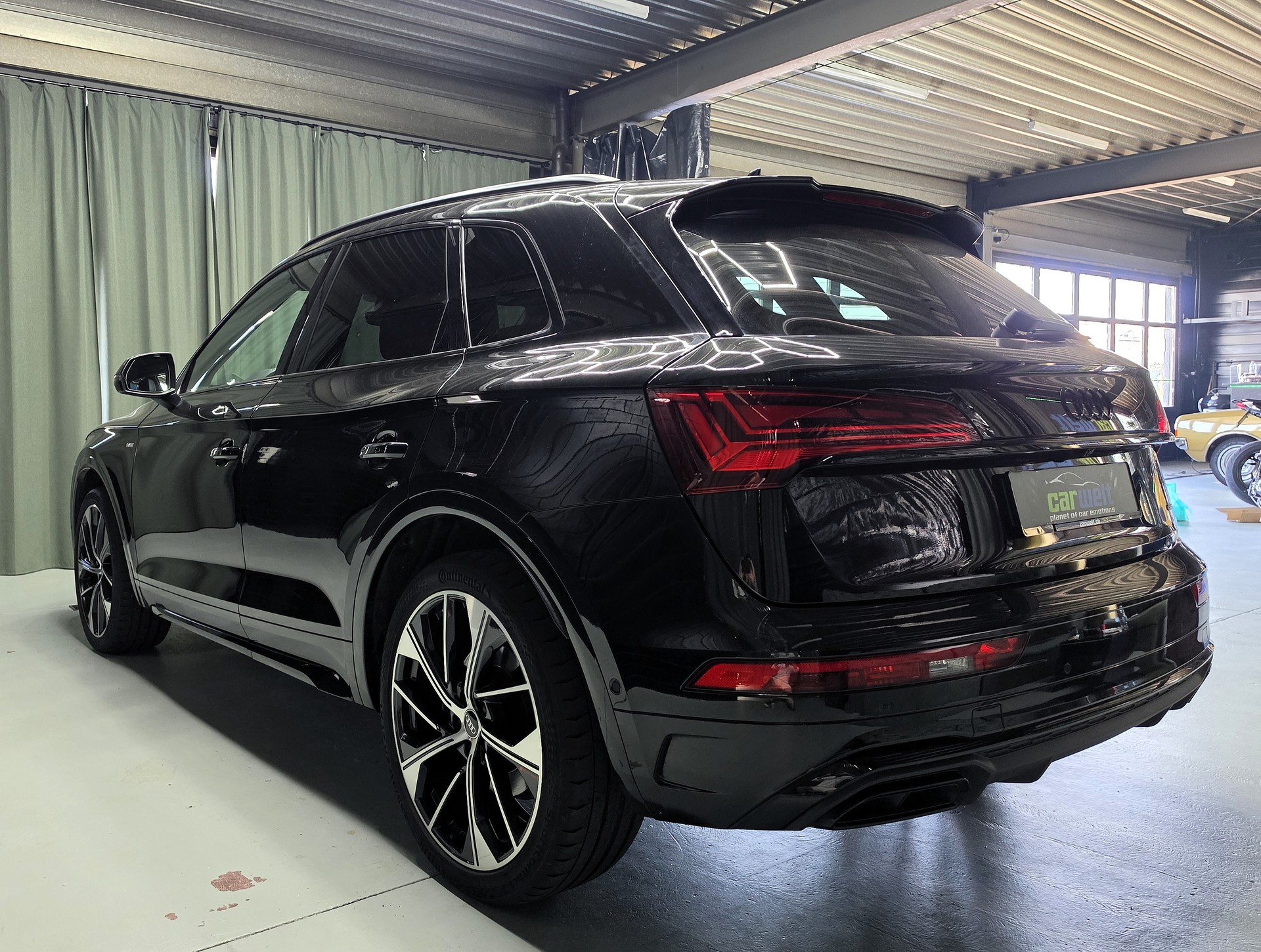AUDI Q5 45 TFSI S Line quattro S-Tronic-image-4