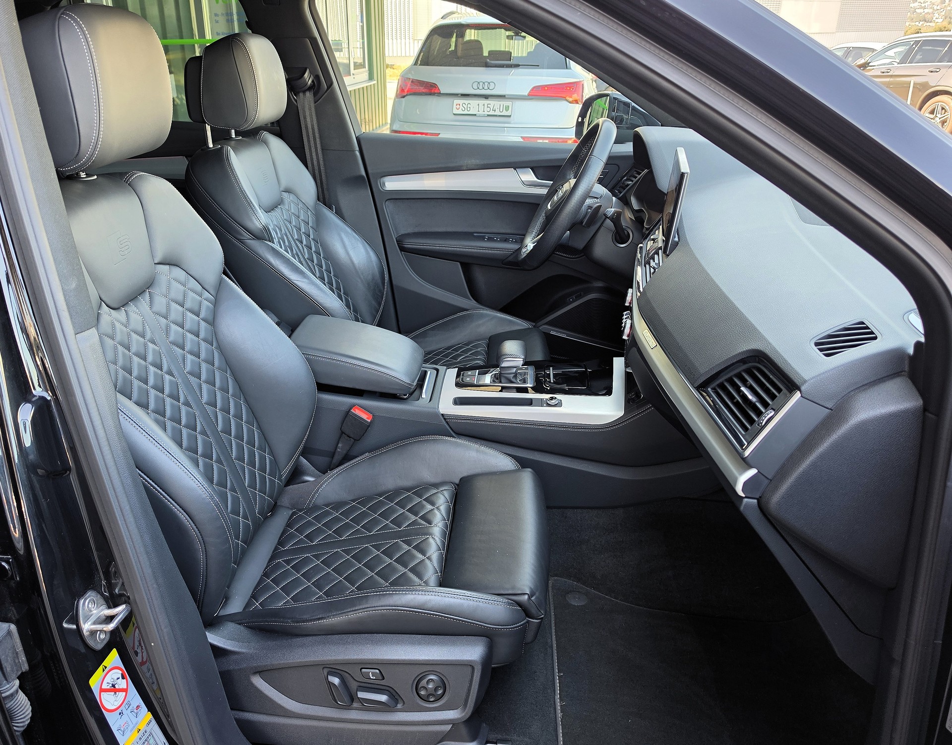 AUDI Q5 45 TFSI S Line quattro S-Tronic-image-5
