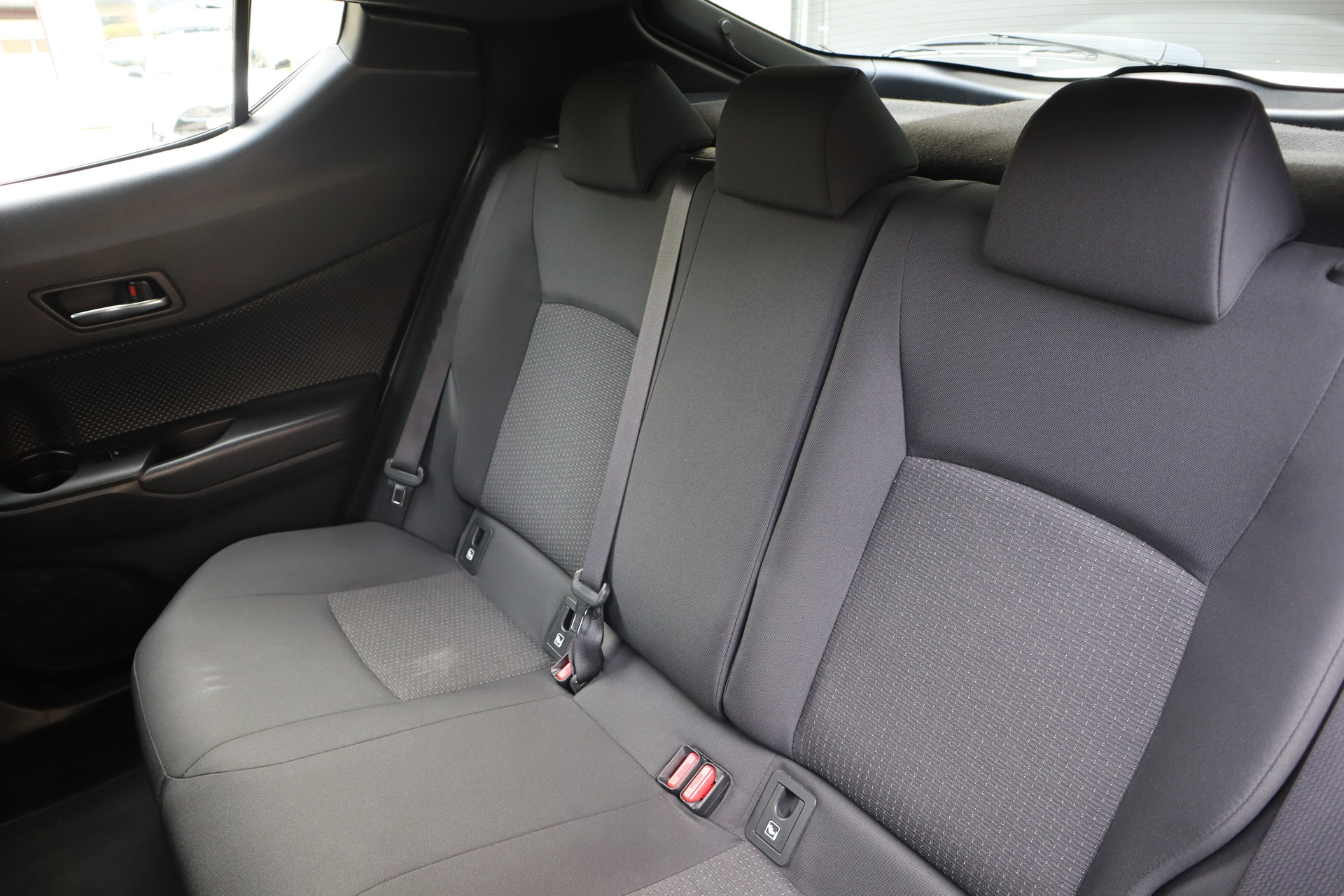 TOYOTA C-HR 1.2 Turbo Comfort 4WD Multidrive S * Caméra de recul *-image-9