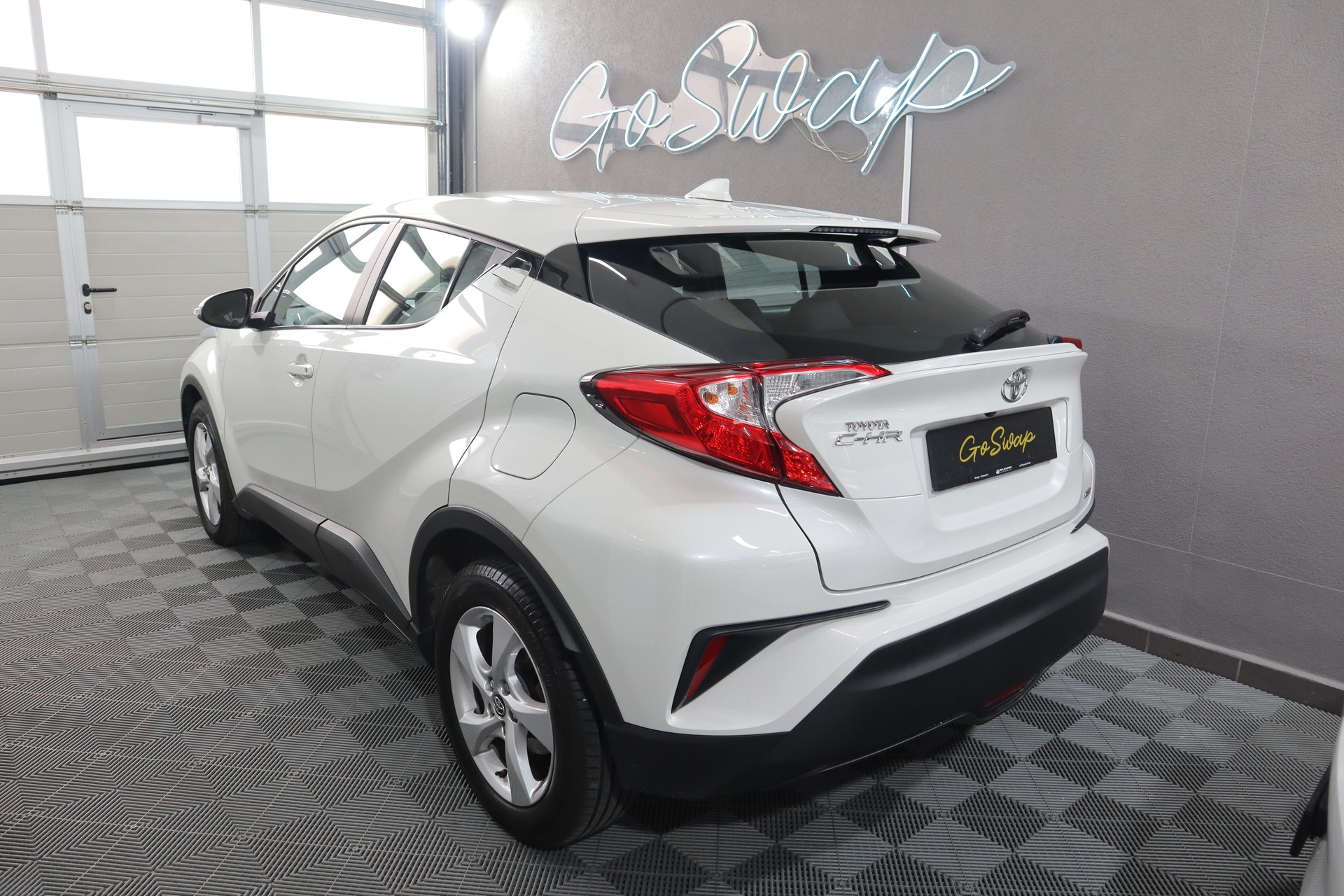 TOYOTA C-HR 1.2 Turbo Comfort 4WD Multidrive S * Caméra de recul *-image-2