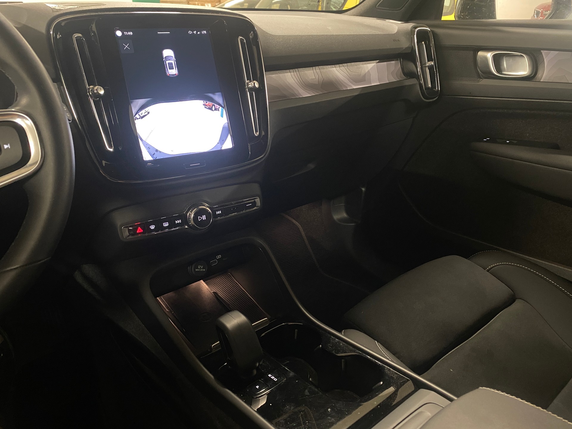 VOLVO XC40 E80 Twin Plus AWD-image-11