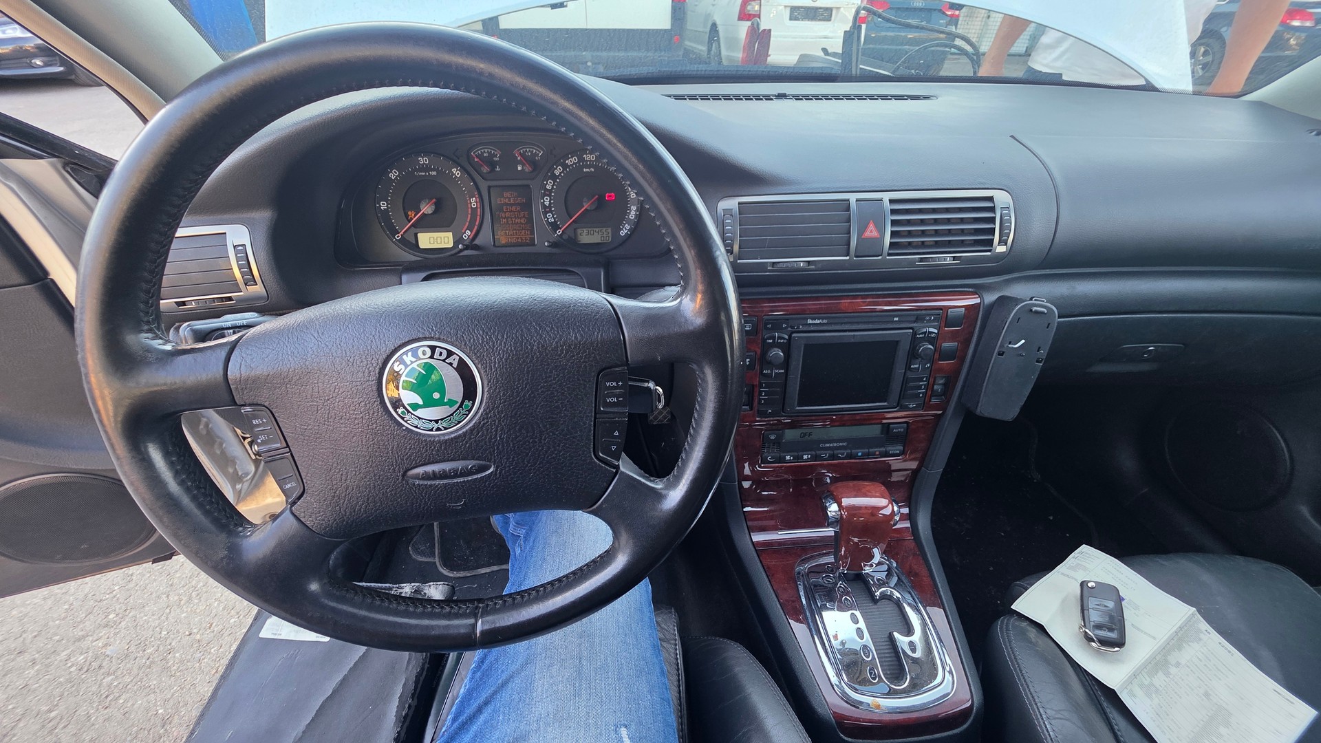 SKODA Superb 2.5 V6 TDi Comfort-image-7