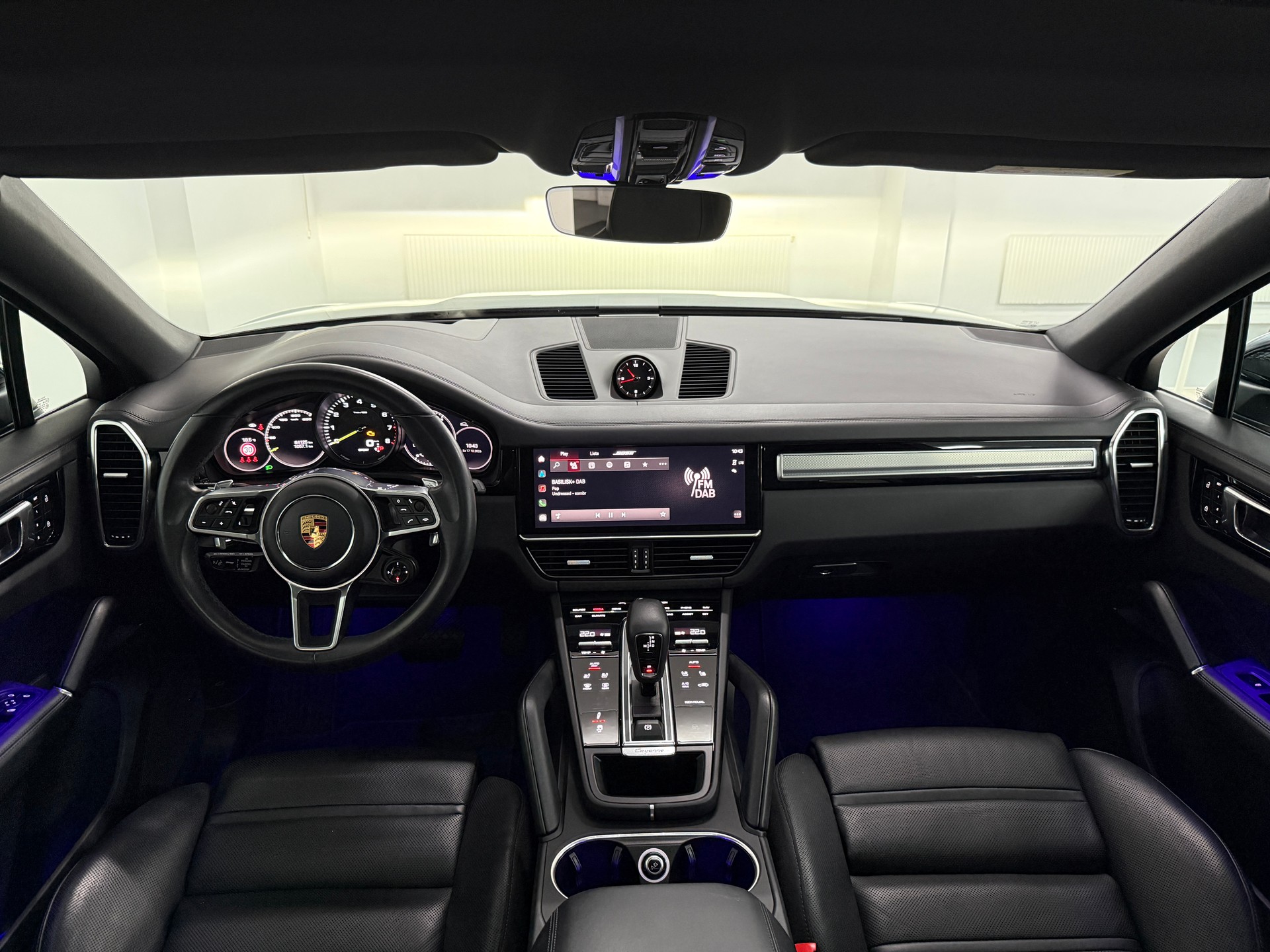 PORSCHE Cayenne Coupé E-Hybrid Platinum Edition-image-8