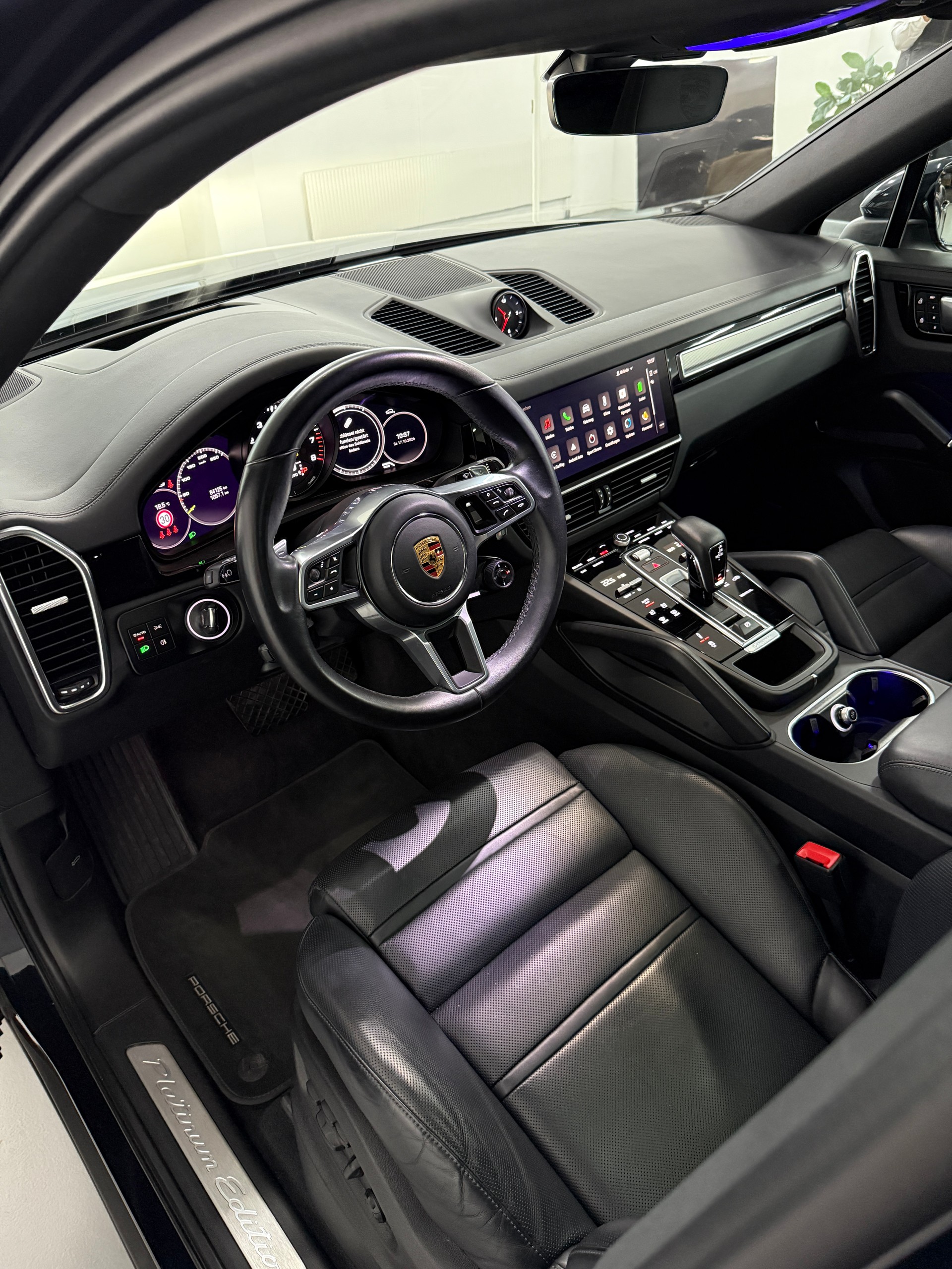 PORSCHE Cayenne Coupé E-Hybrid Platinum Edition-image-6