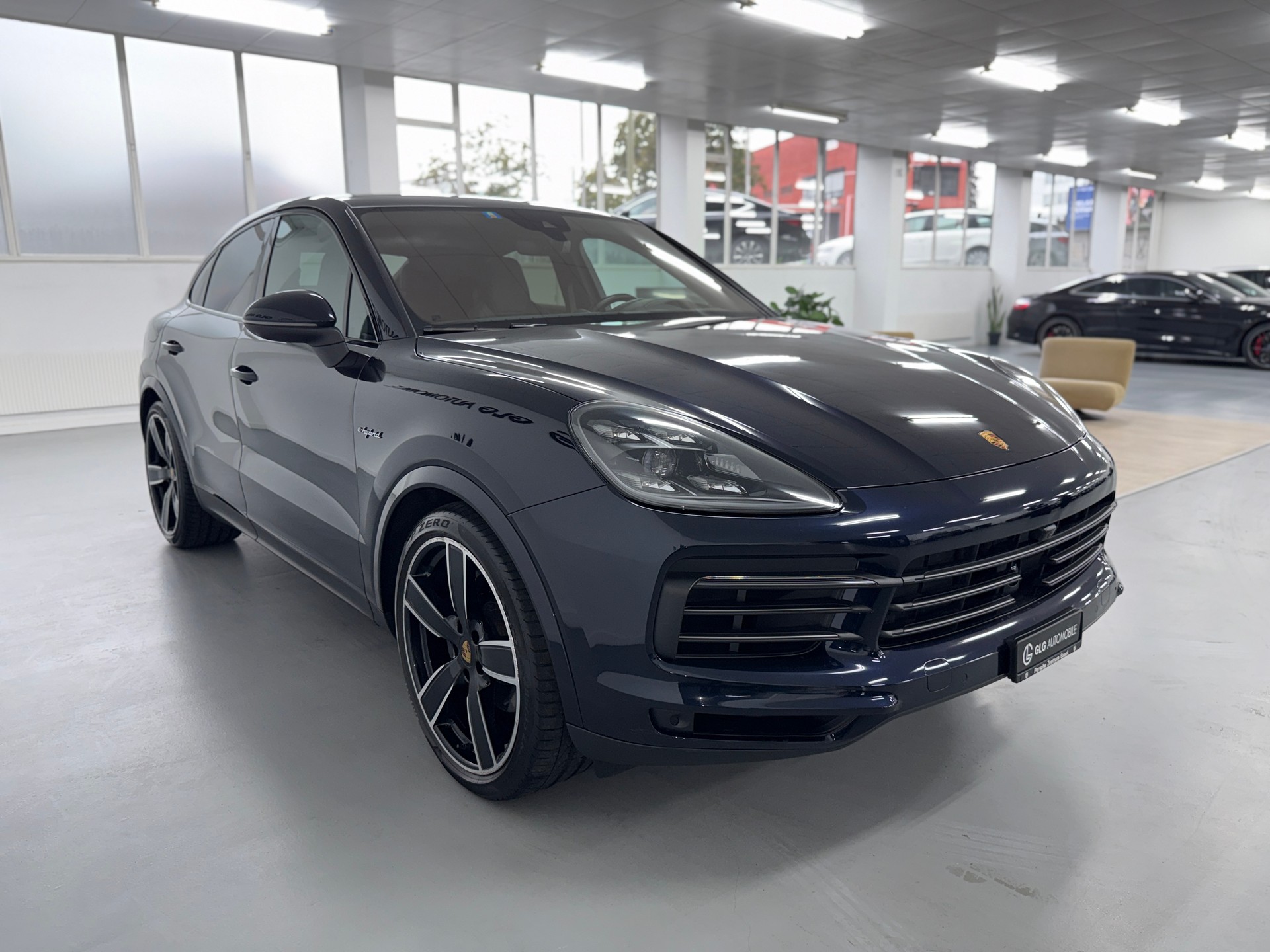 PORSCHE Cayenne Coupé E-Hybrid Platinum Edition-showroom-element-2
