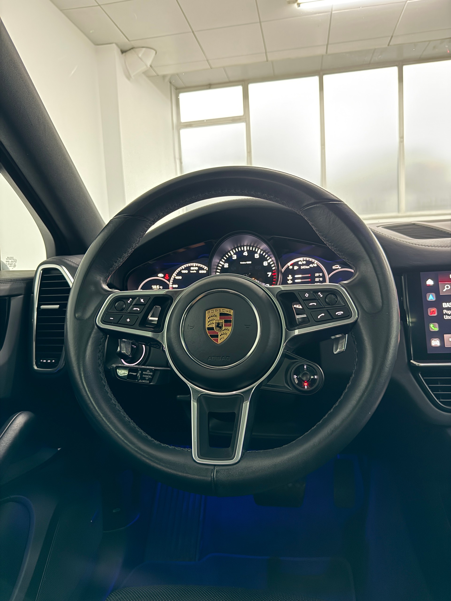 PORSCHE Cayenne Coupé E-Hybrid Platinum Edition-image-10
