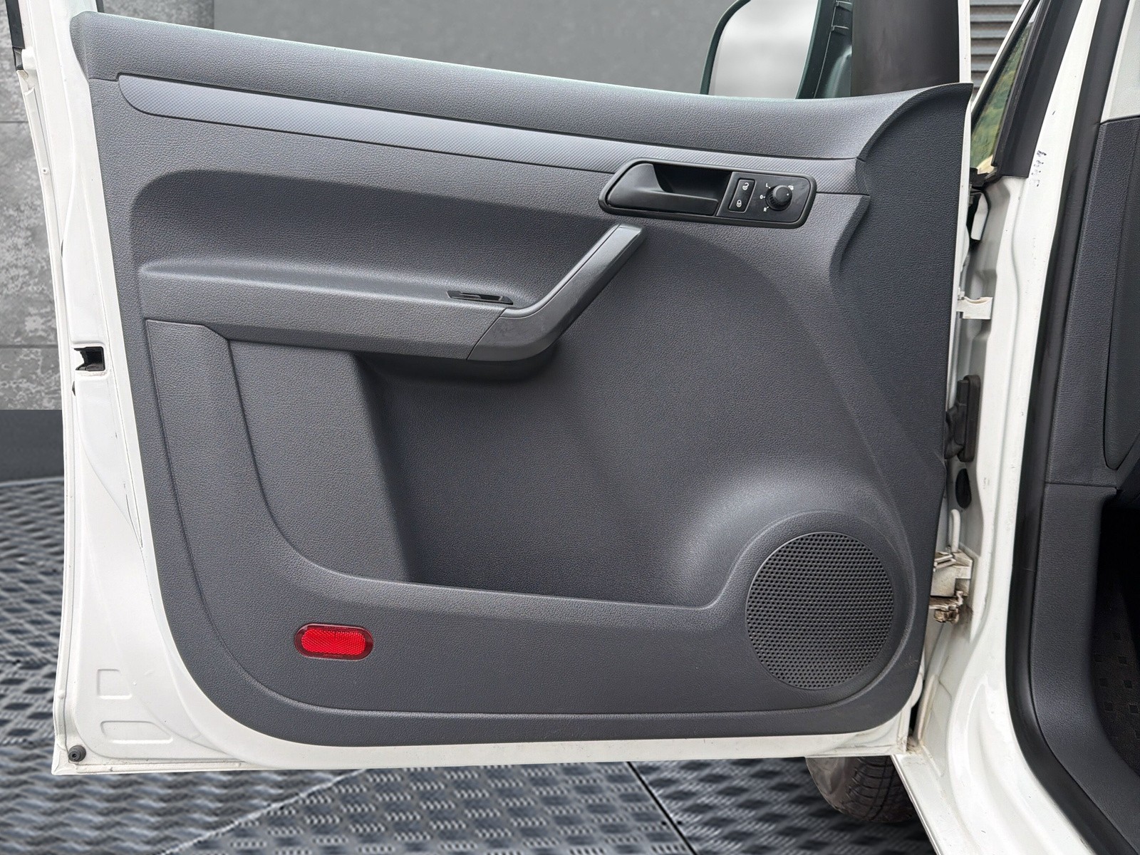 VW Caddy 2.0 TDI 4Motion-image-13