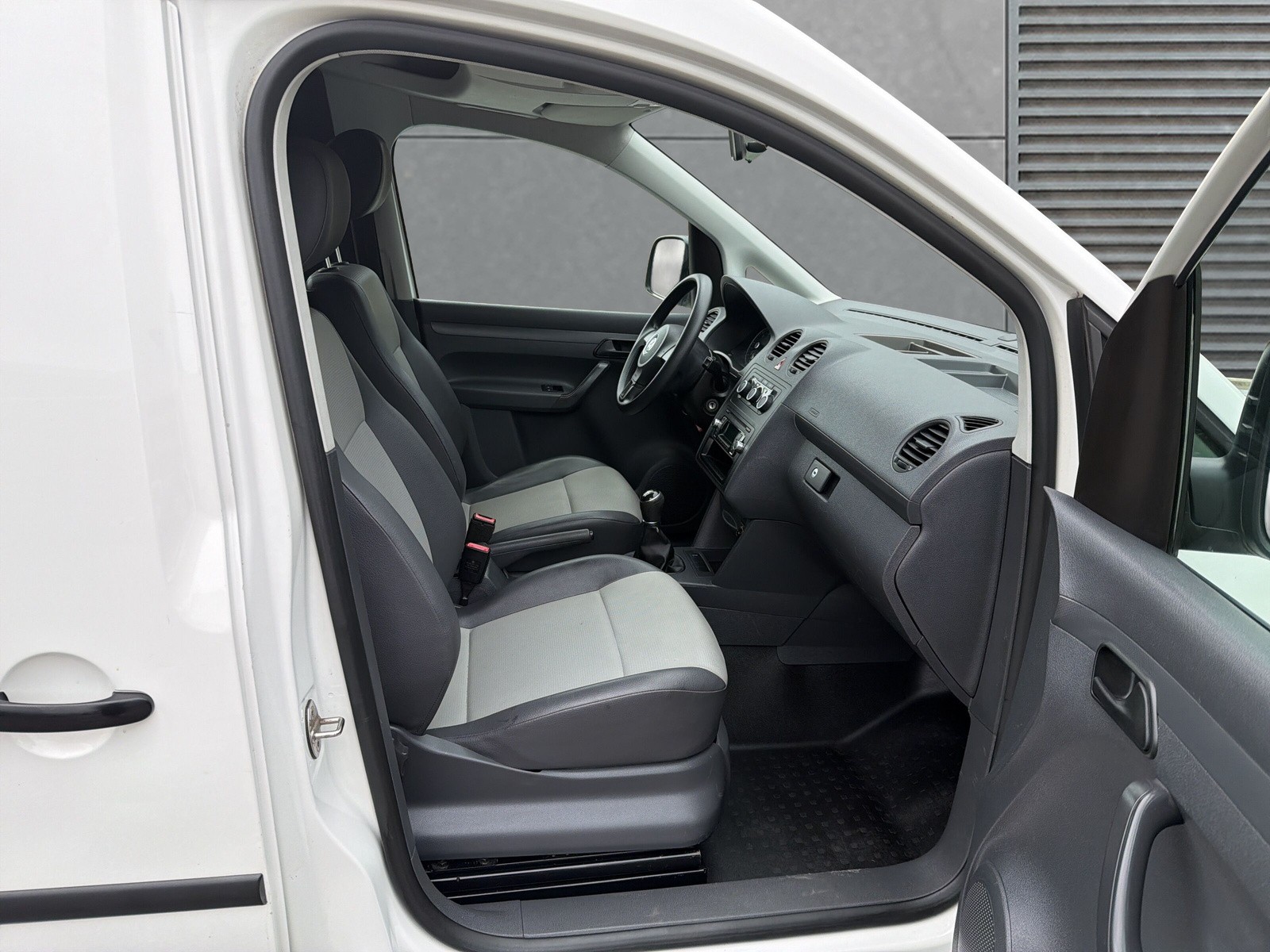 VW Caddy 2.0 TDI 4Motion-image-8