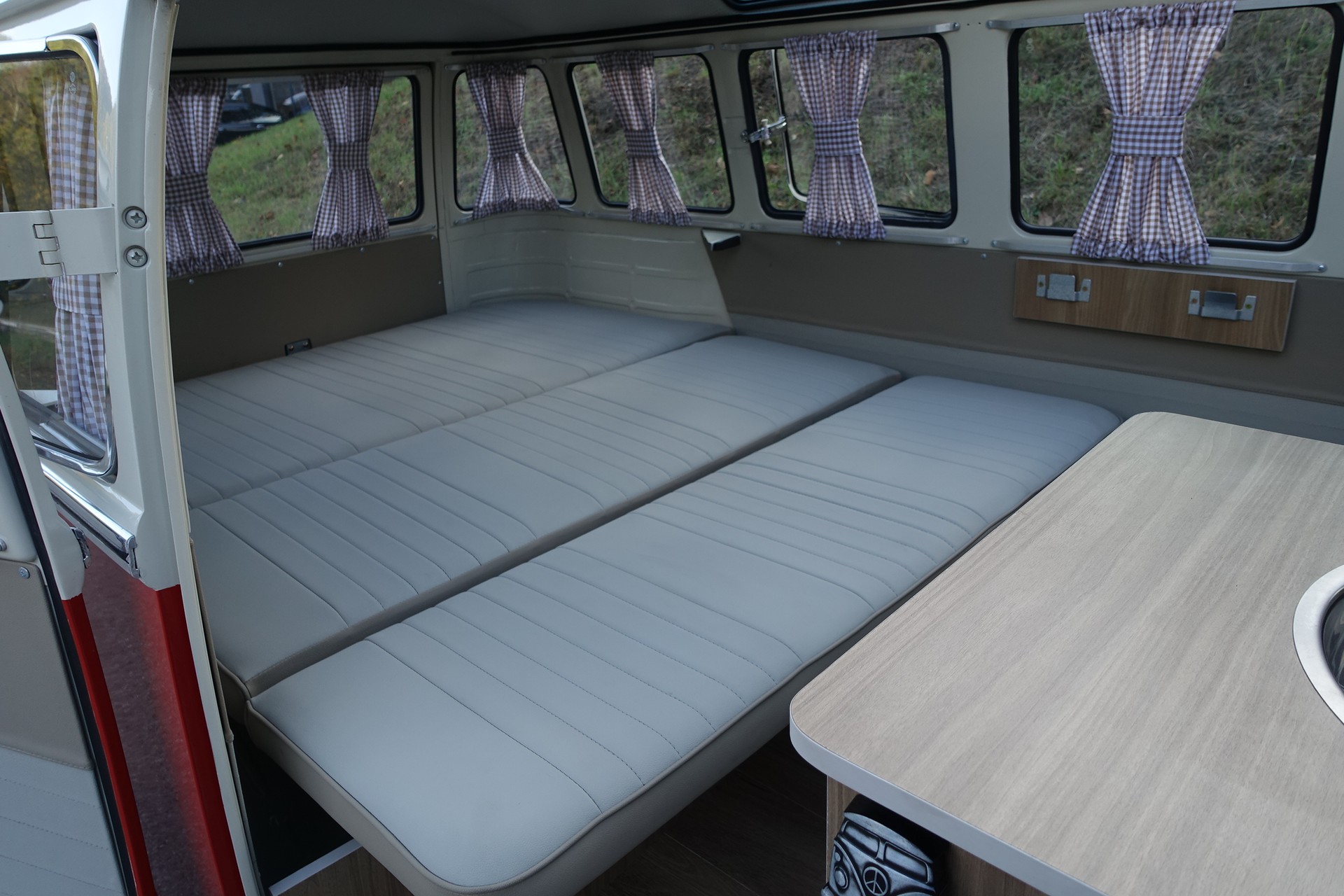 VW VW T1 Bulli Samba Camper-image-10