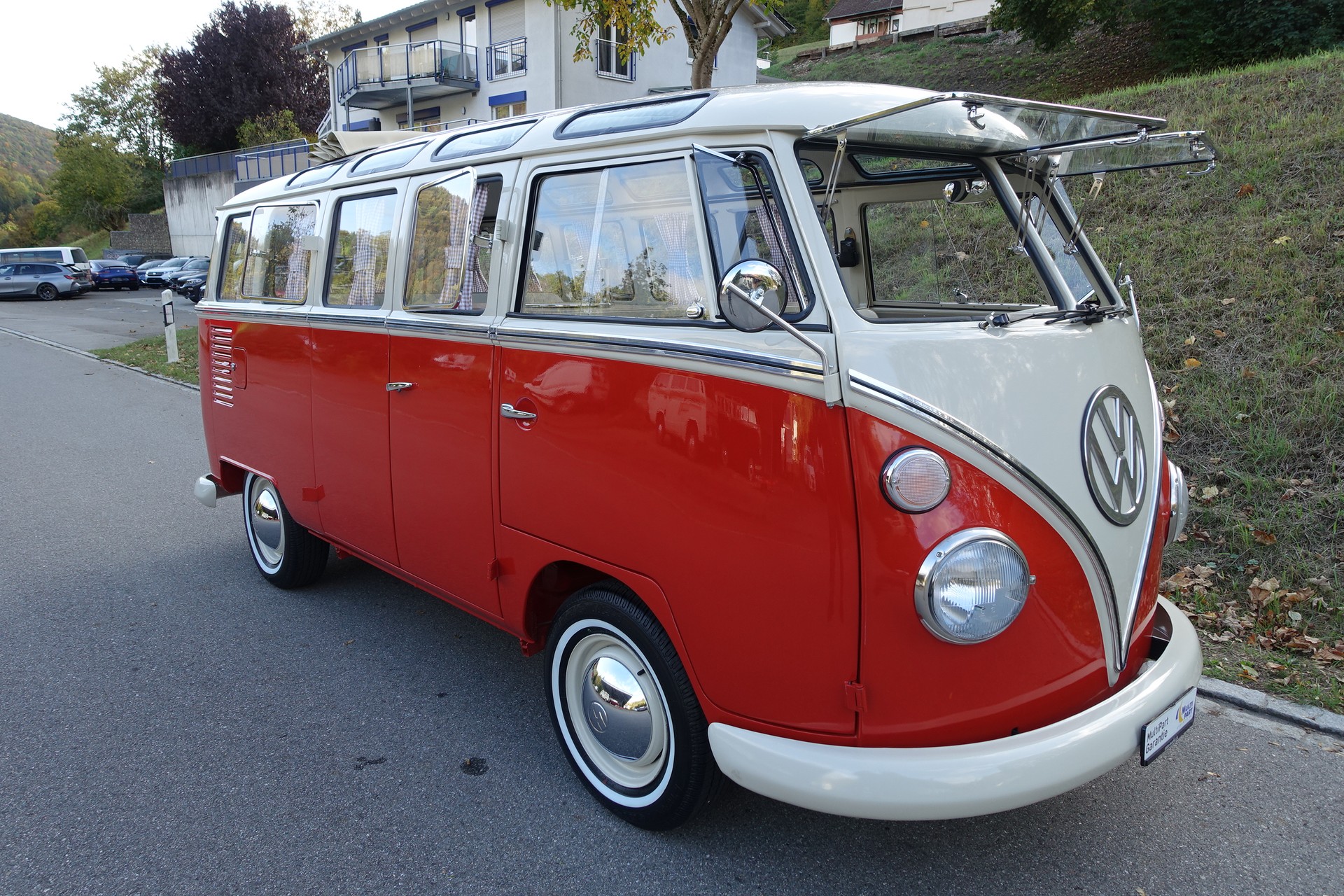 VW VW T1 Bulli Samba Camper-image-12