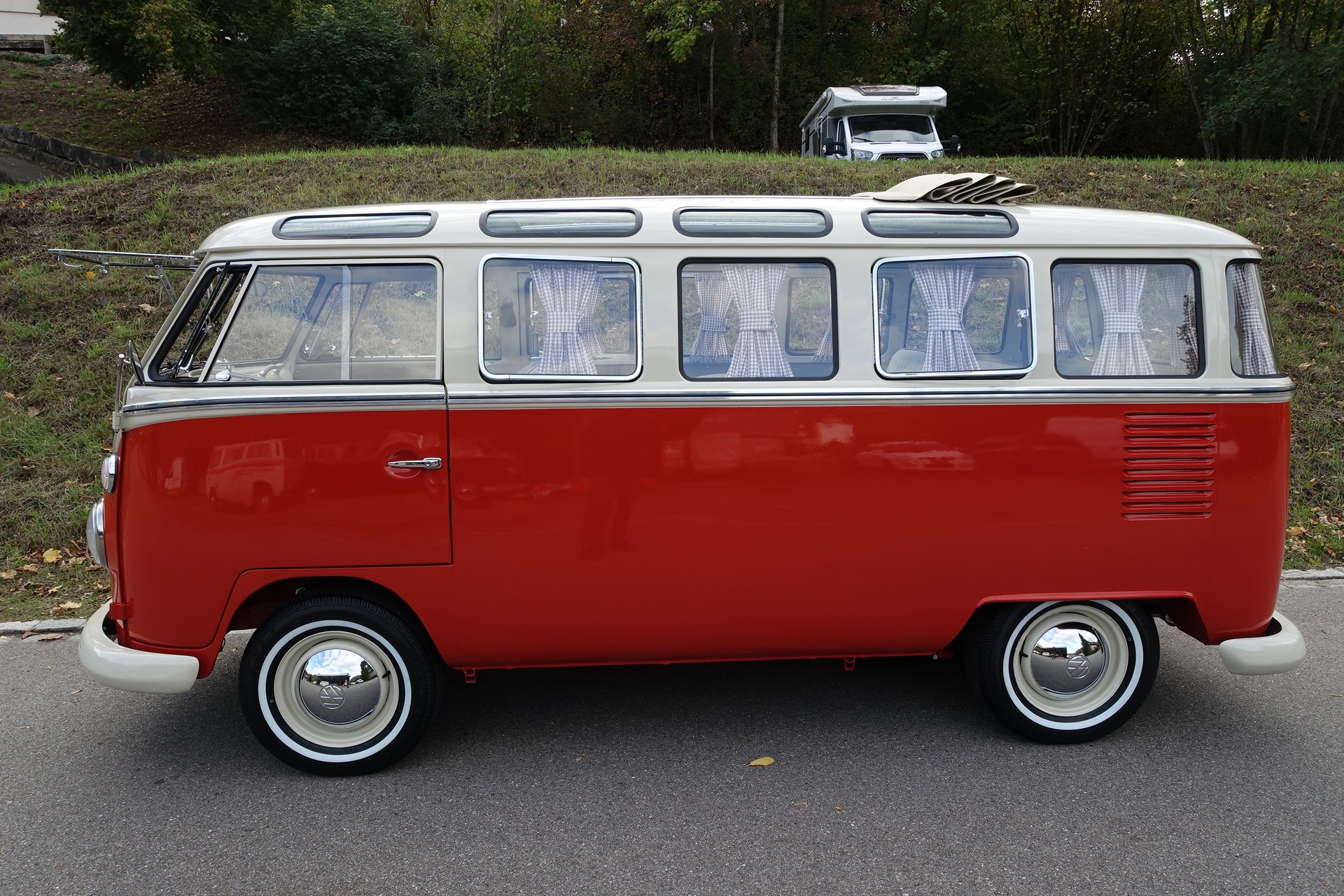 VW VW T1 Bulli Samba Camper-image-5