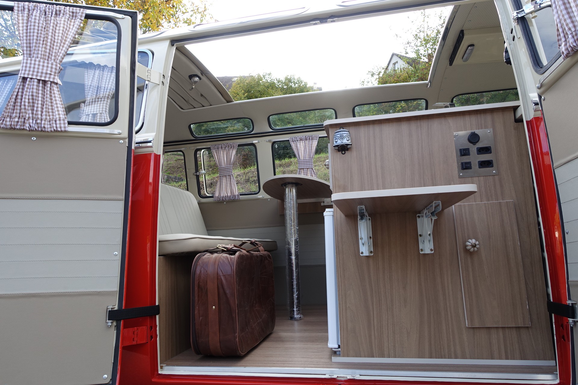 VW VW T1 Bulli Samba Camper-image-11