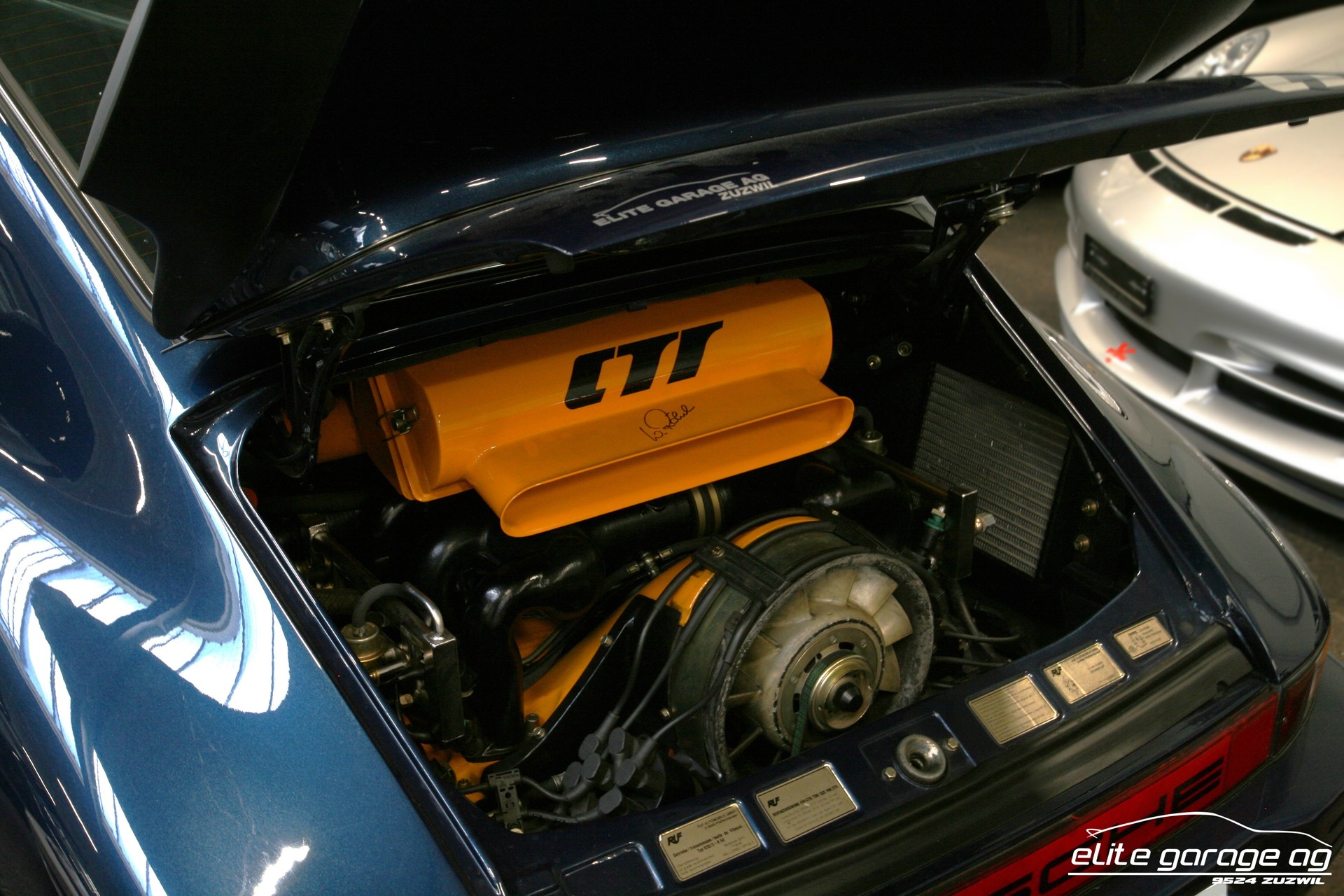 PORSCHE 911 RUF CTR "Yellowbird"-image-3