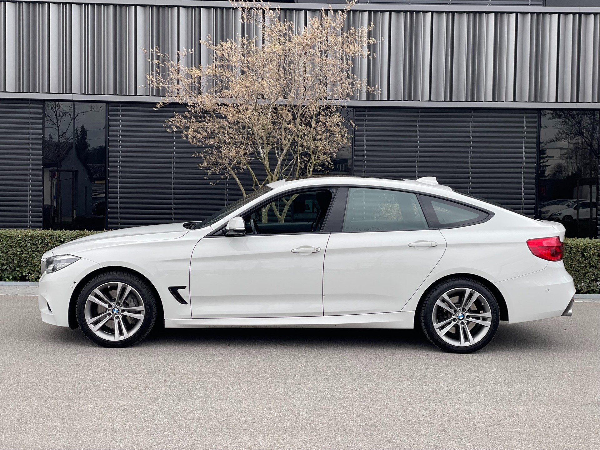 BMW 335d GT xDrive M Sport Steptronic-image-3