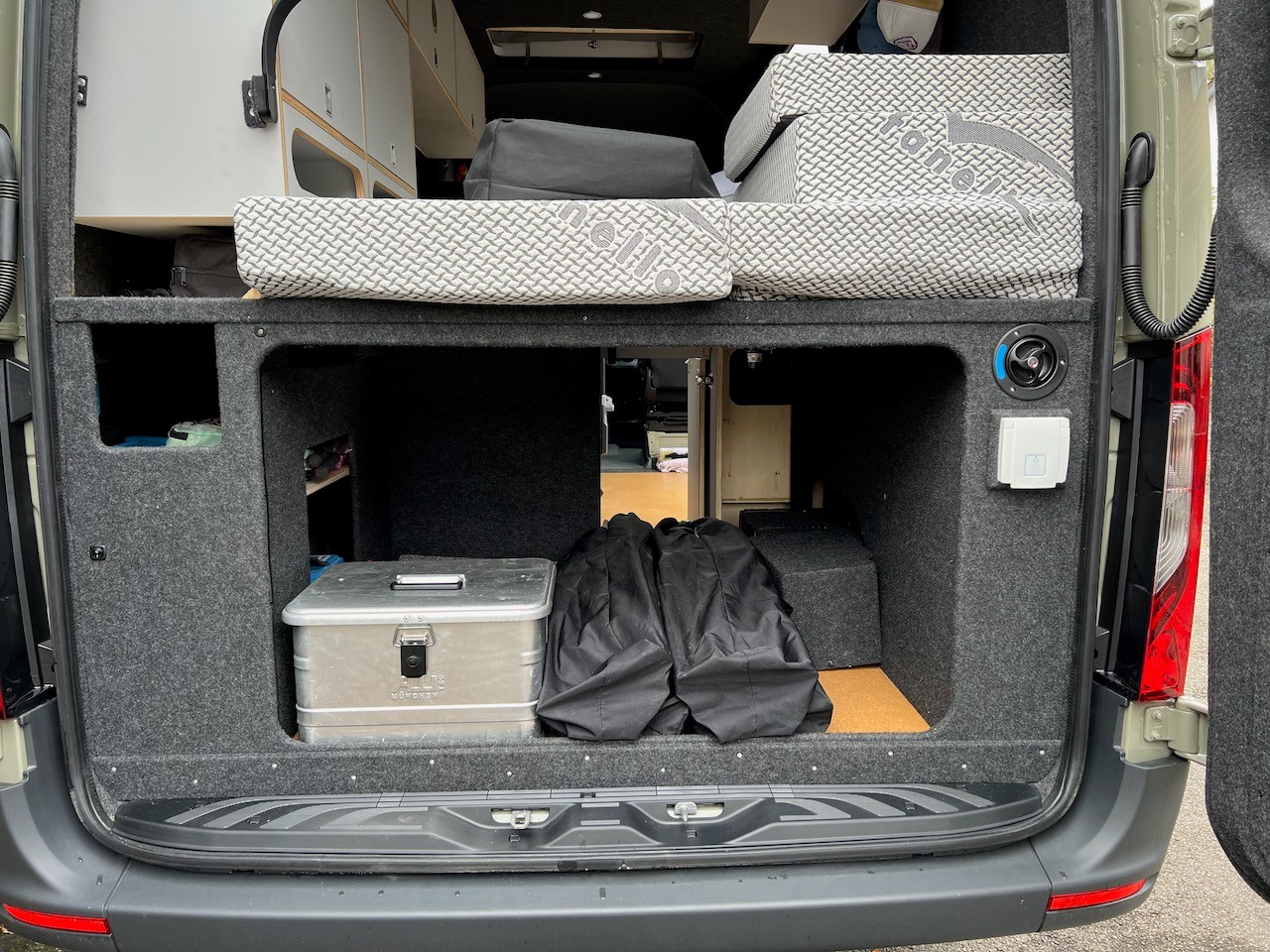 MERCEDES-BENZ Sprinter 419 CDI Standard 9G-TRONIC 4x4-image-26