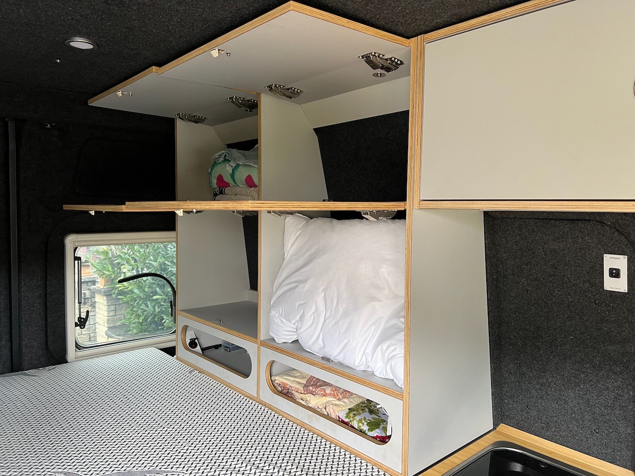 MERCEDES-BENZ Sprinter 419 CDI Standard 9G-TRONIC 4x4-image-16