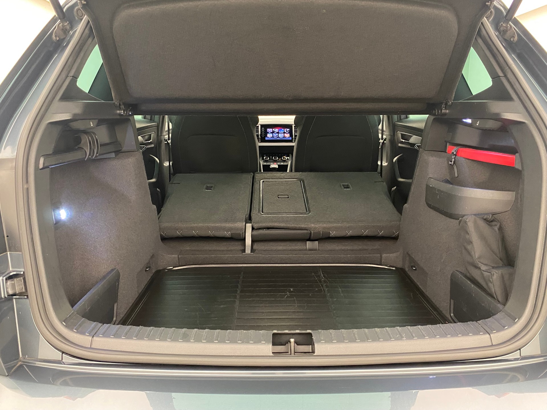 SKODA Karoq 2.0 TDI SCR SportLine 4x4 DSG-image-15