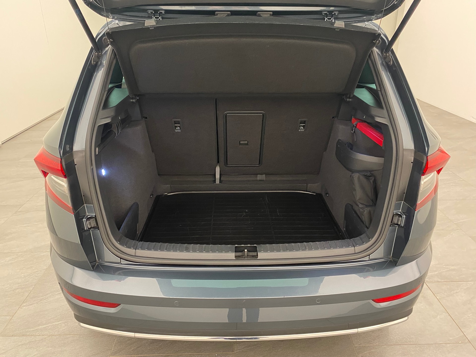 SKODA Karoq 2.0 TDI SCR SportLine 4x4 DSG-image-14