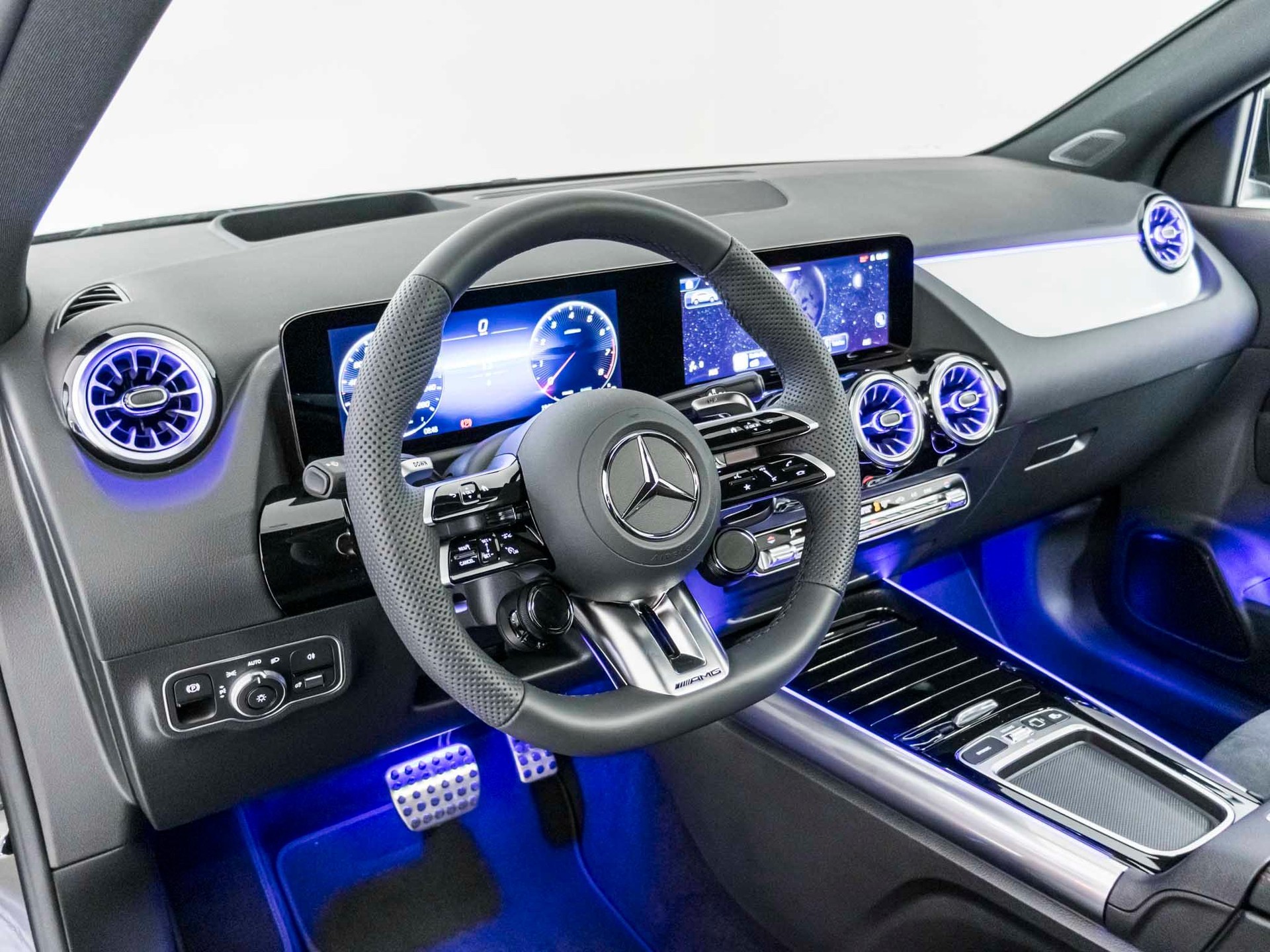 MERCEDES-BENZ GLA 35 AMG 4MATIC-image-10