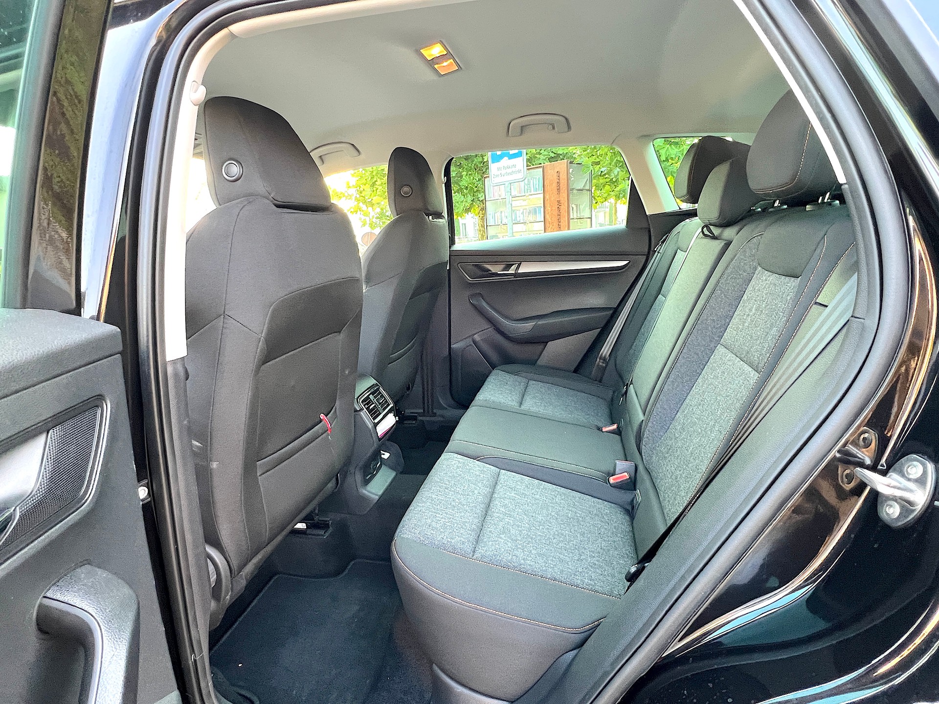 SKODA Karoq 2.0 TDI CR Clever 4x4 DSG-image-4