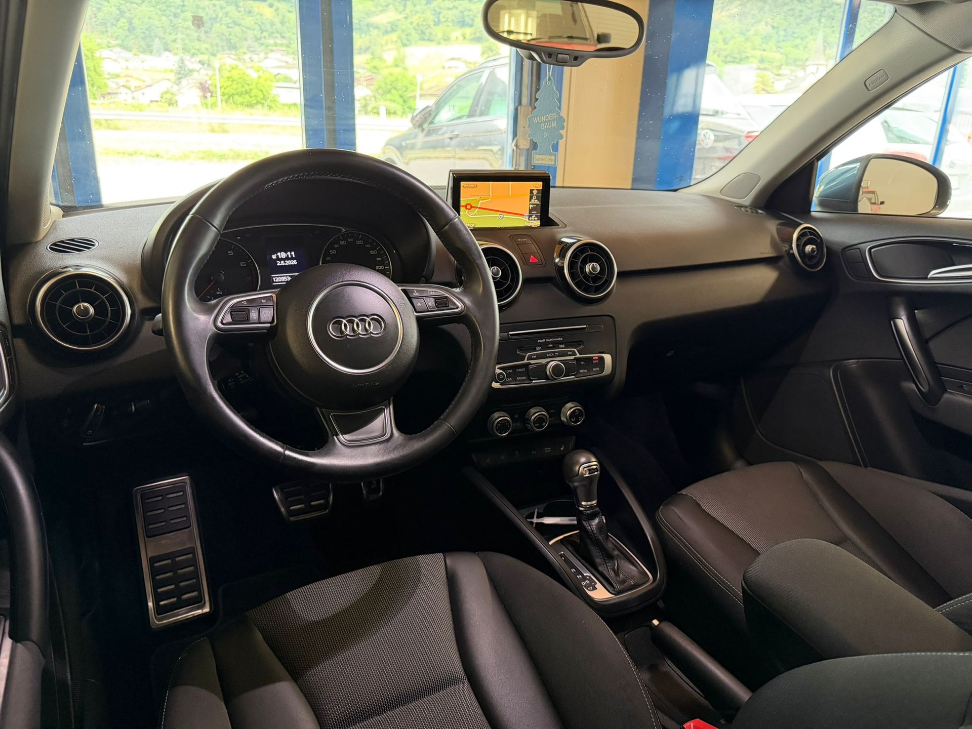 AUDI A1 Sportback 1.4 TFSI S-tronic-image-13