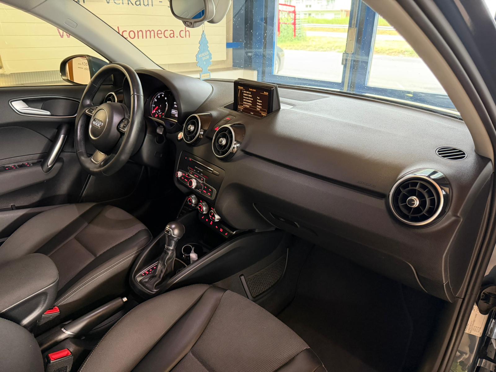 AUDI A1 Sportback 1.4 TFSI S-tronic-image-16