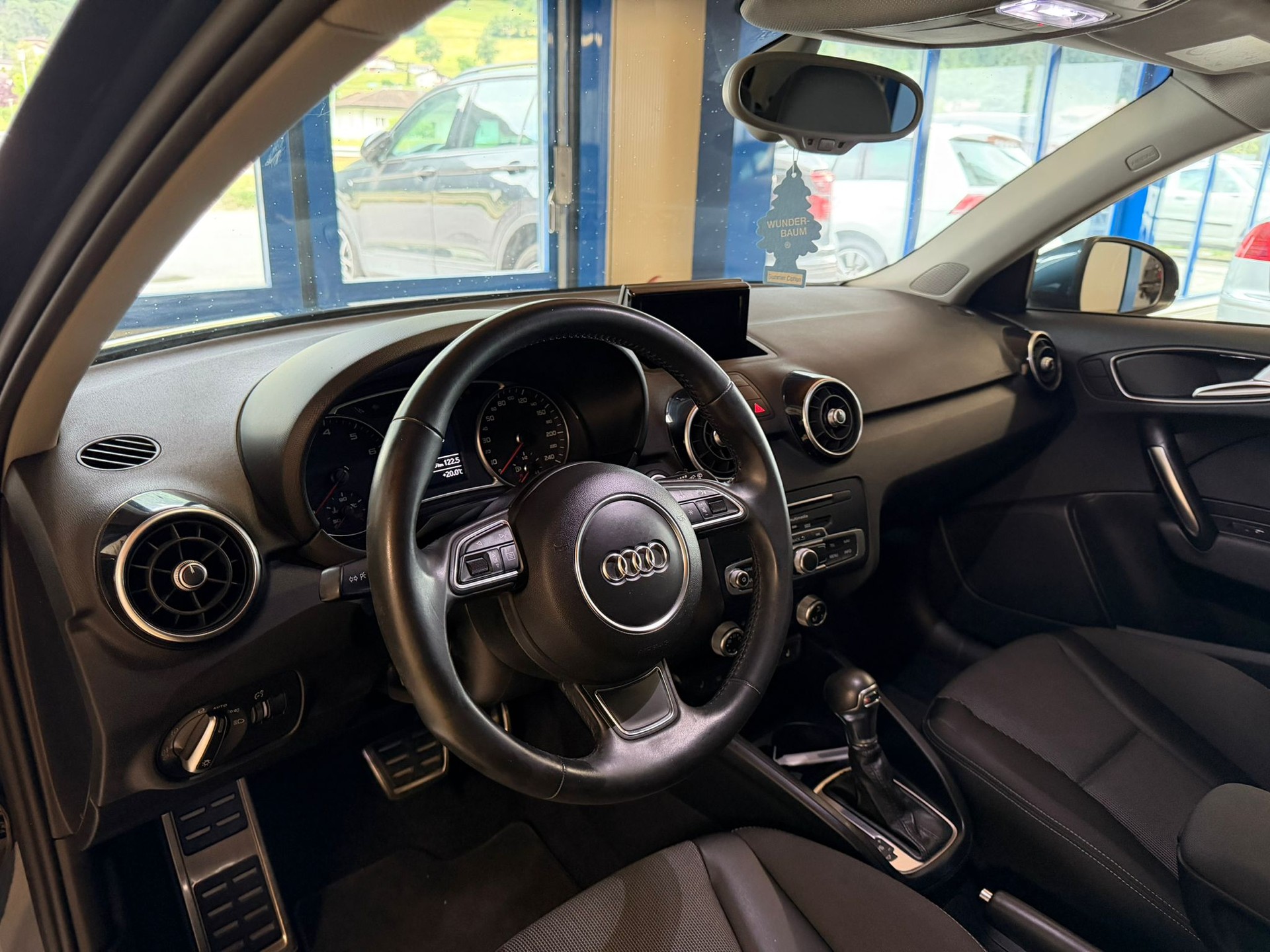 AUDI A1 Sportback 1.4 TFSI S-tronic-image-15
