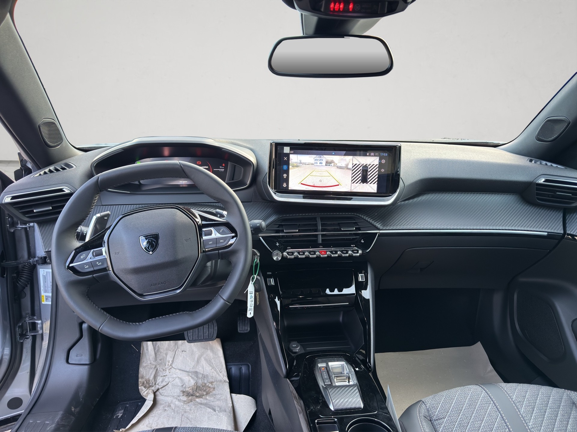 PEUGEOT 2008 1.2 145 MHEV Allure-image-12