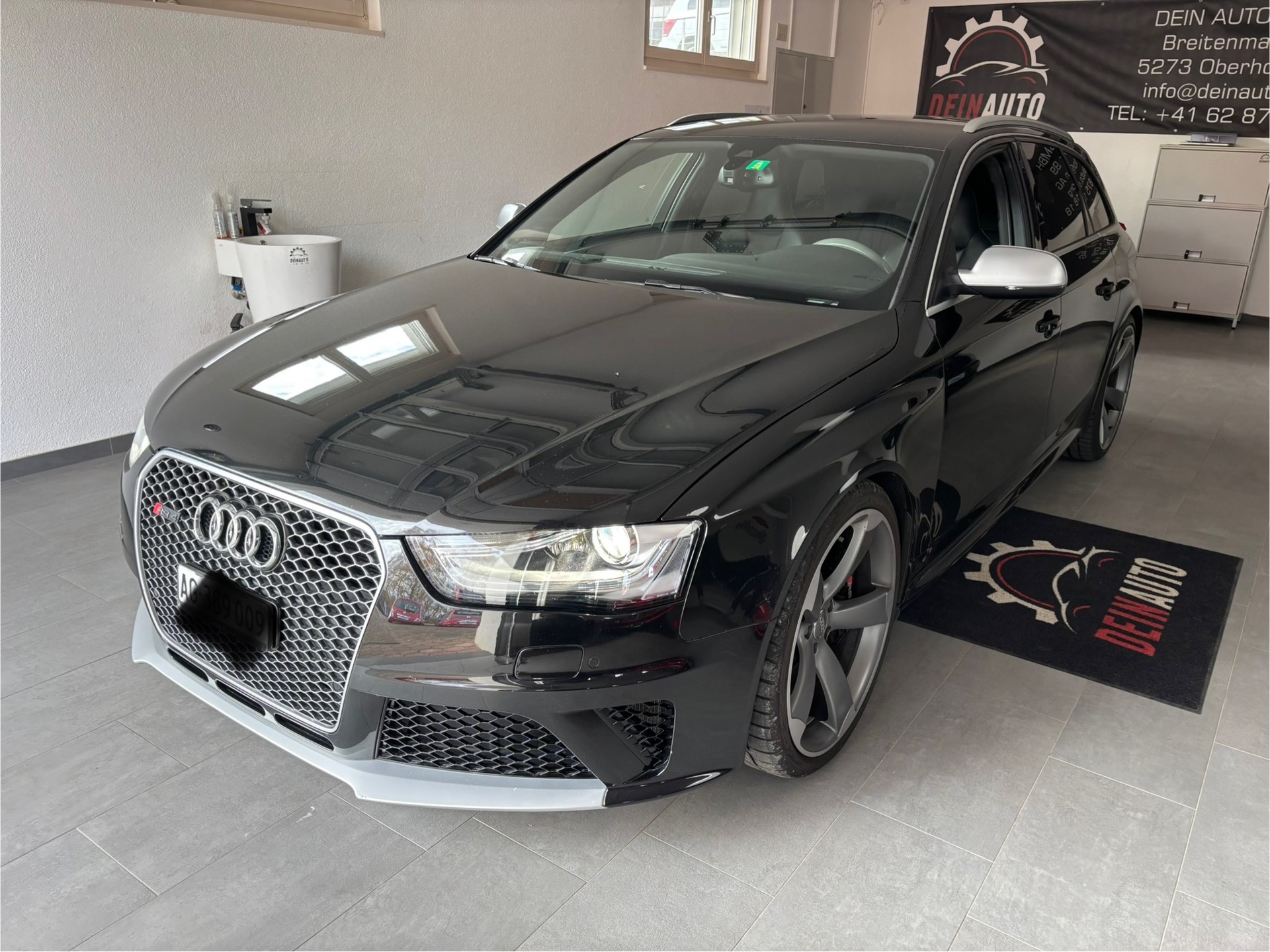 AUDI RS4 Avant 4.2 FSI V8 quattro S-tronic