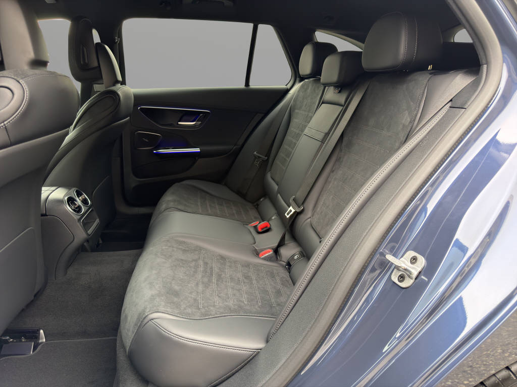 MERCEDES-BENZ C 300 AMG Line 4matic Kombi-image-12