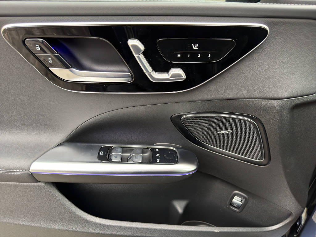 MERCEDES-BENZ C 300 AMG Line 4matic Kombi-image-10