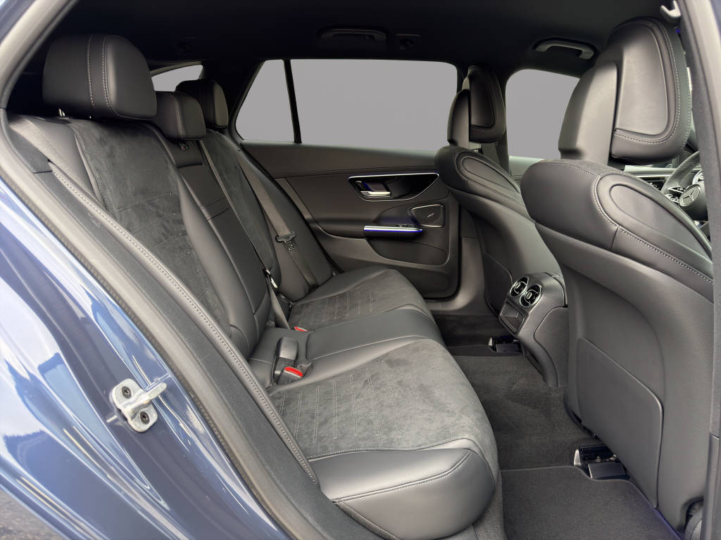 MERCEDES-BENZ C 300 AMG Line 4matic Kombi-image-11